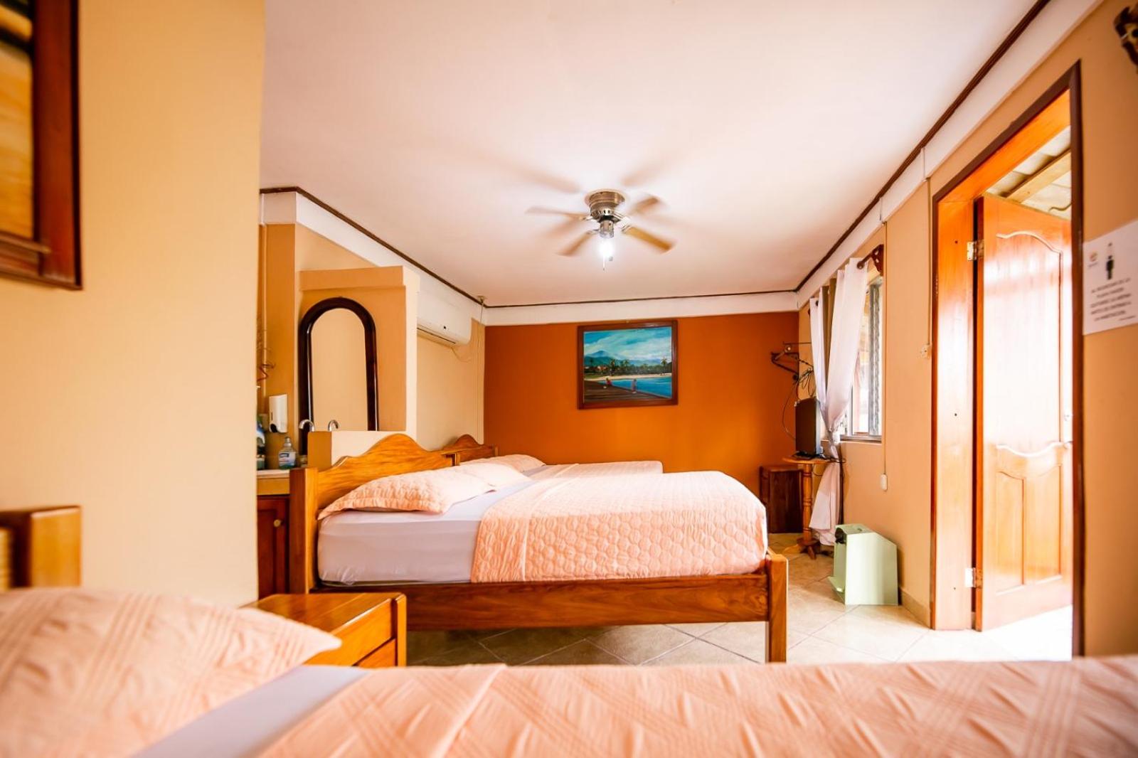 Deluxe Triple Room with Sea View photo 3