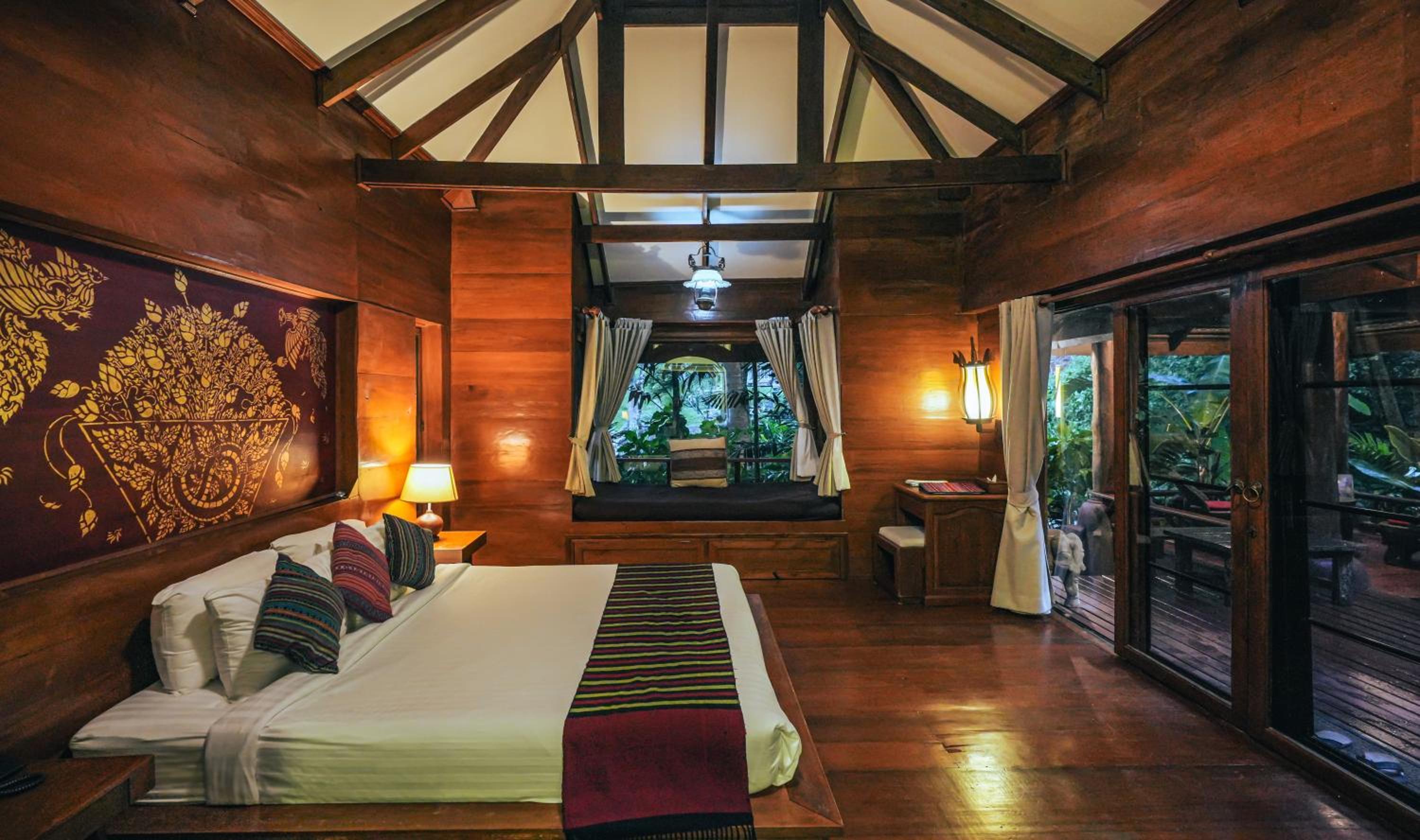 Suite Waterfall Pool Villa
