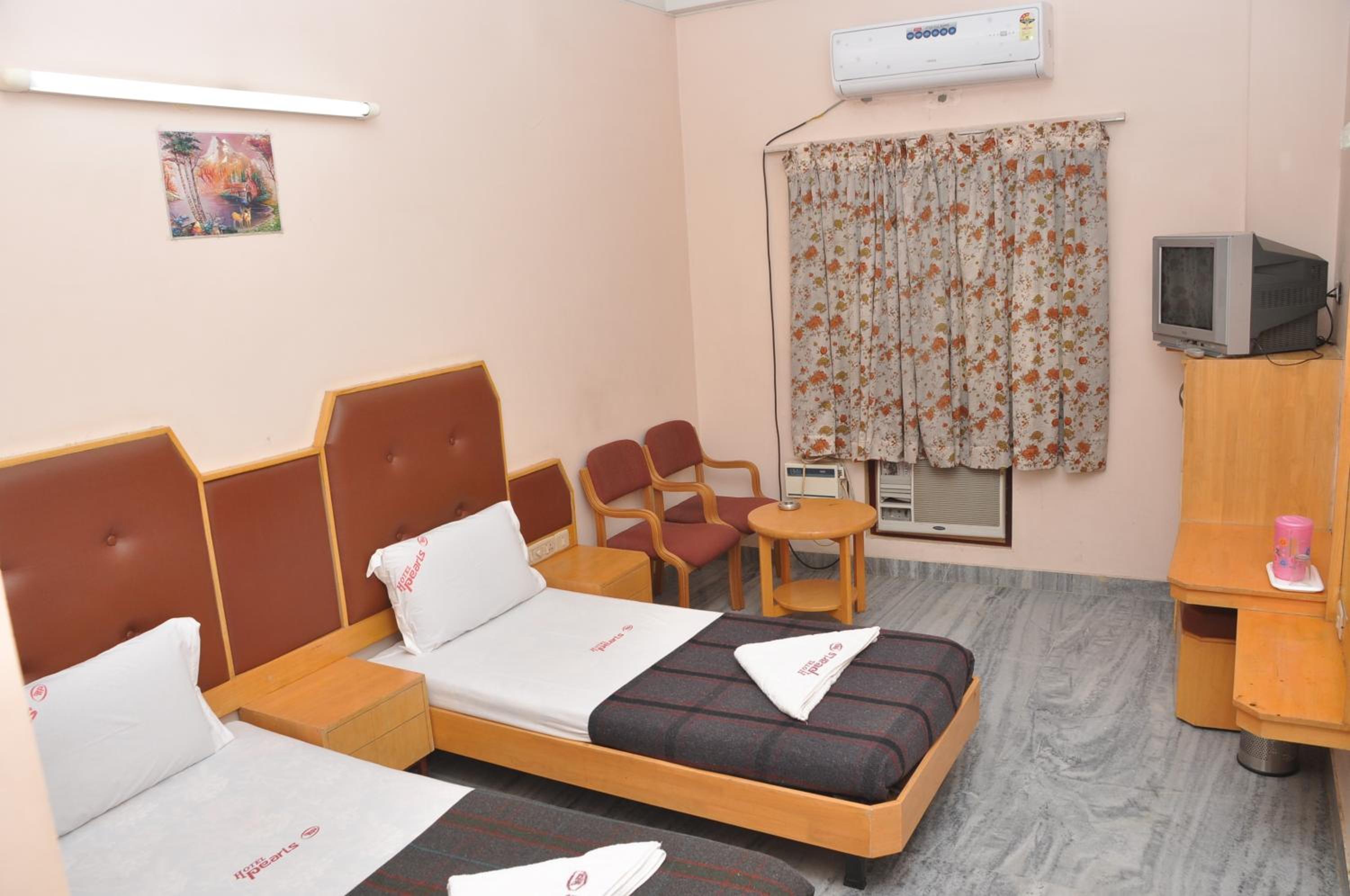 Deluxe Double or Twin Room photo 2