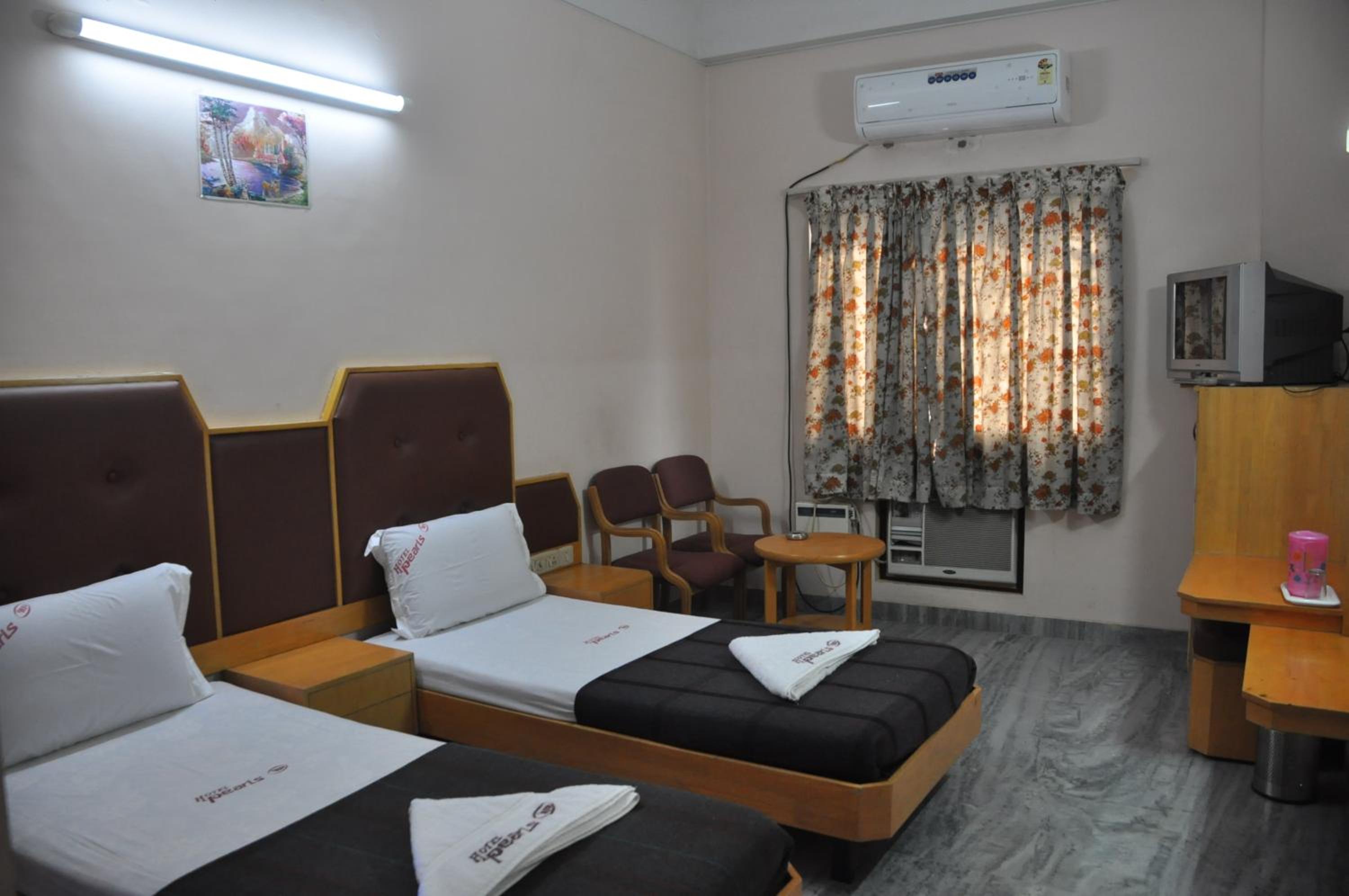 Deluxe Double or Twin Room photo 1