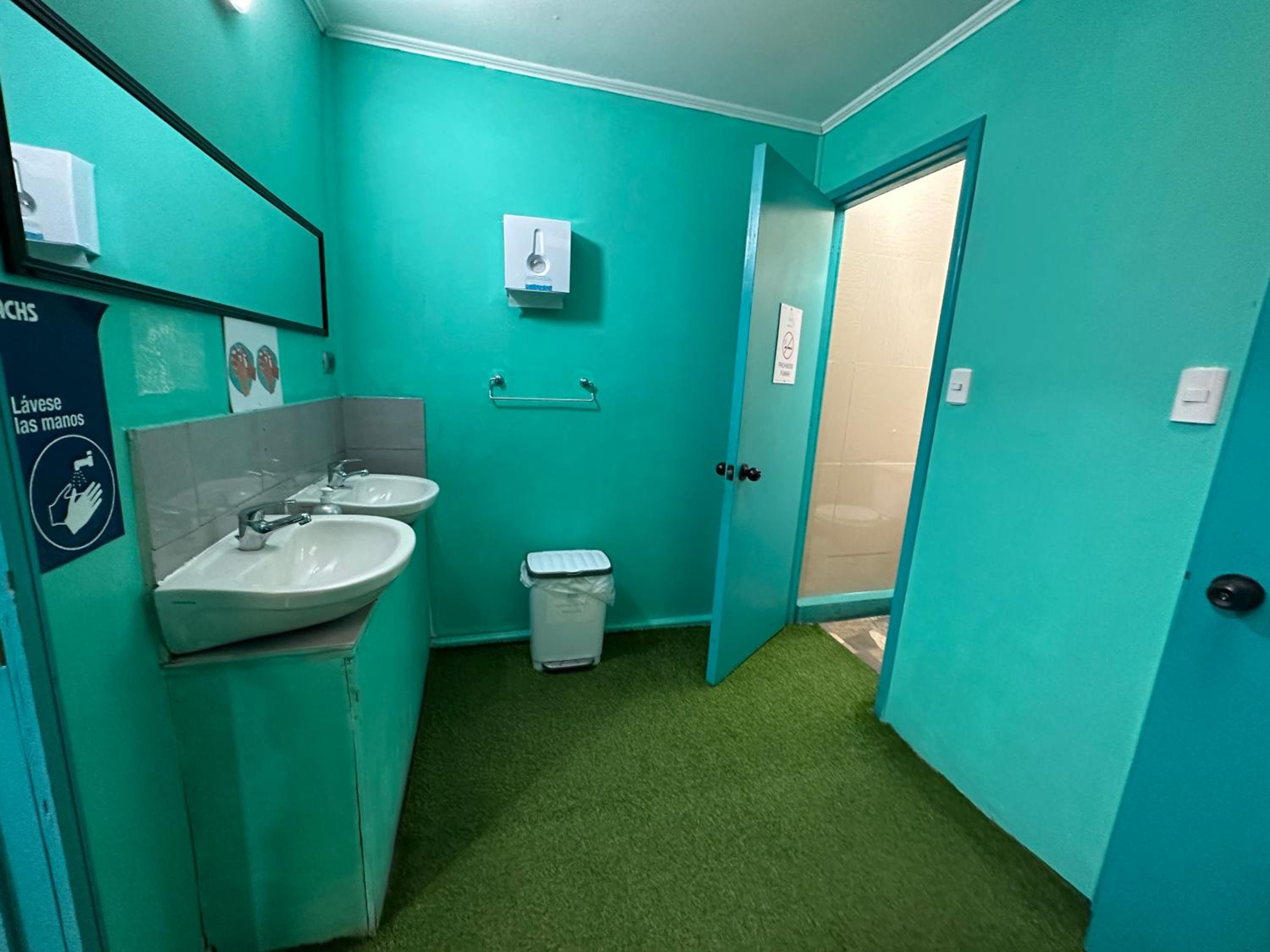 Twin Room with Shared Bathroom photo 3