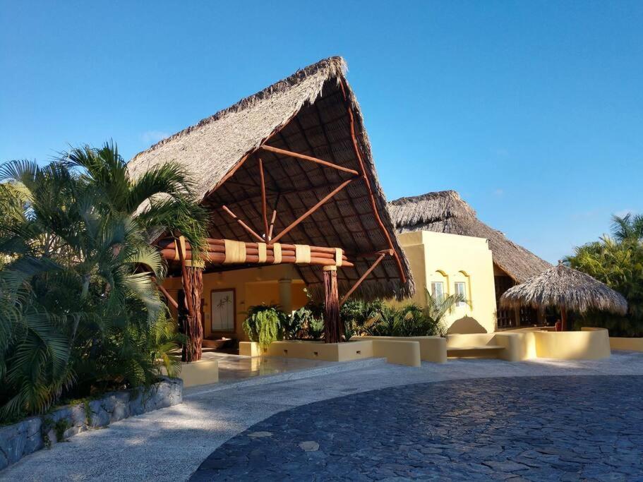 Three-Bedroom Villa photo 2