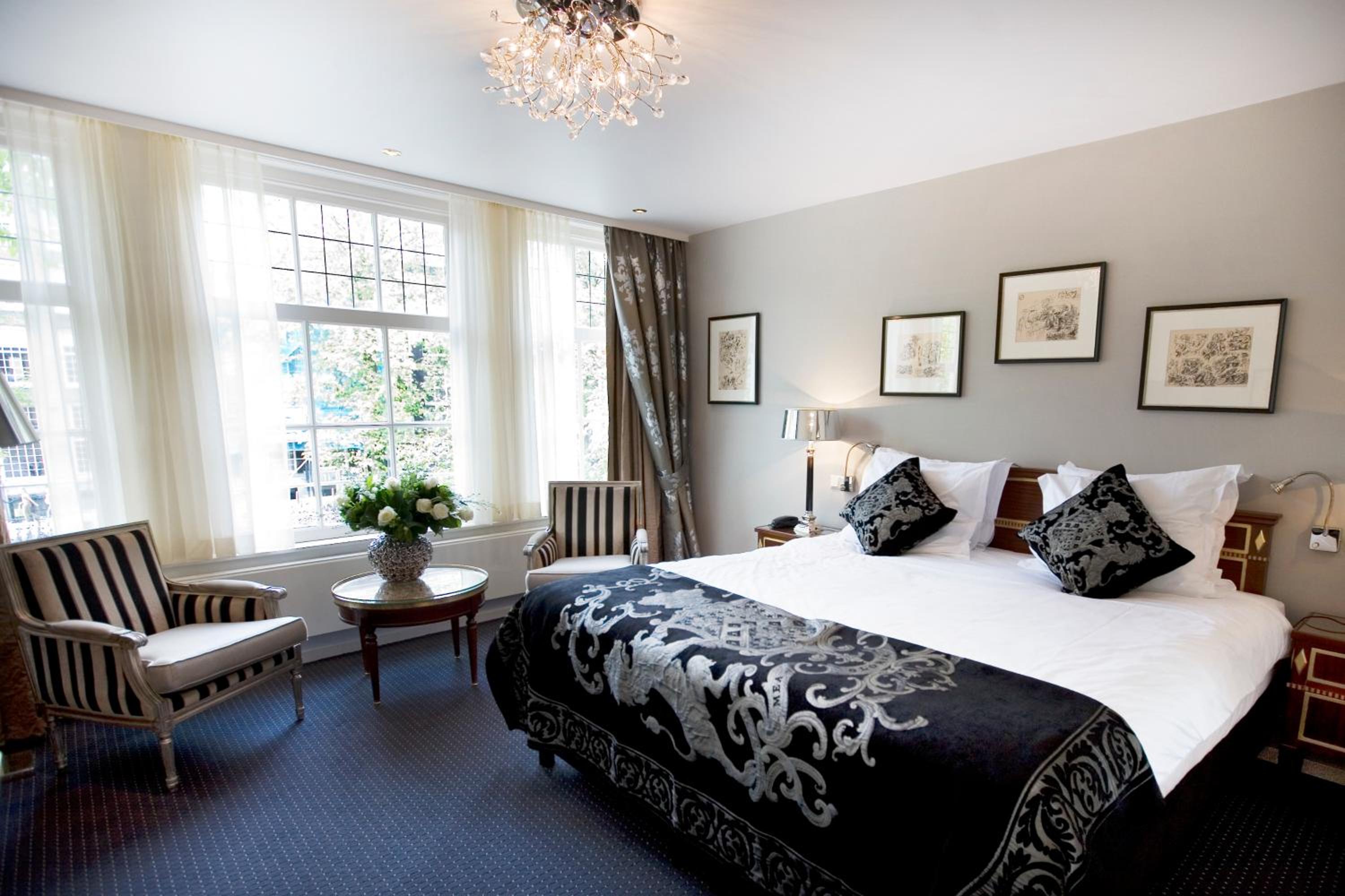 Superior Deluxe Double Room with Canal View photo 2