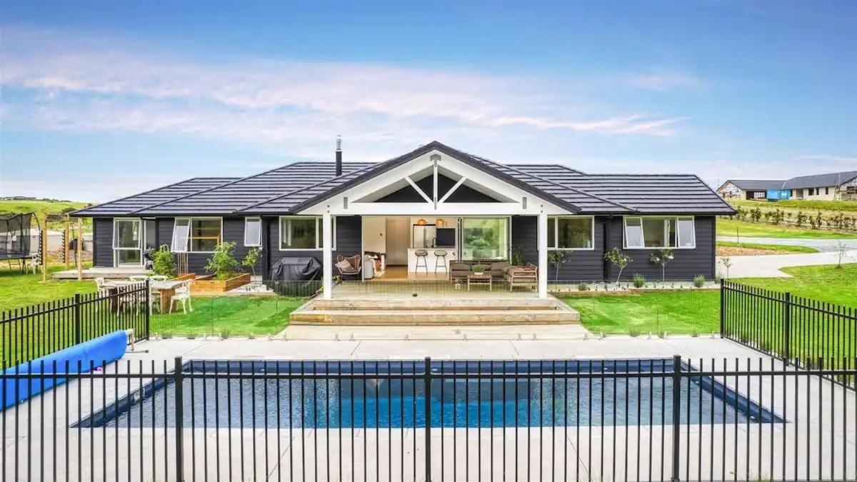 Four-Bedroom House photo 2
