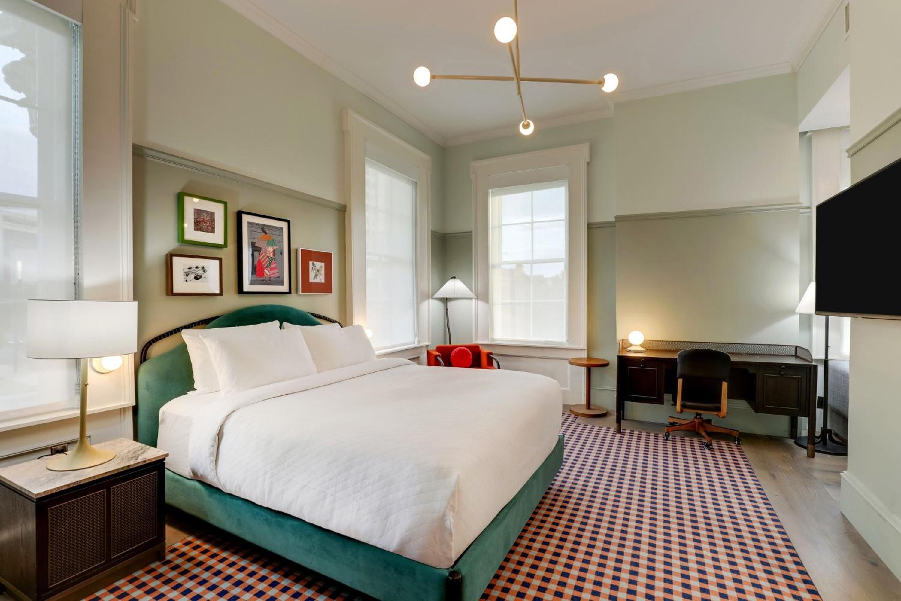 Standard King Room - Photo 3