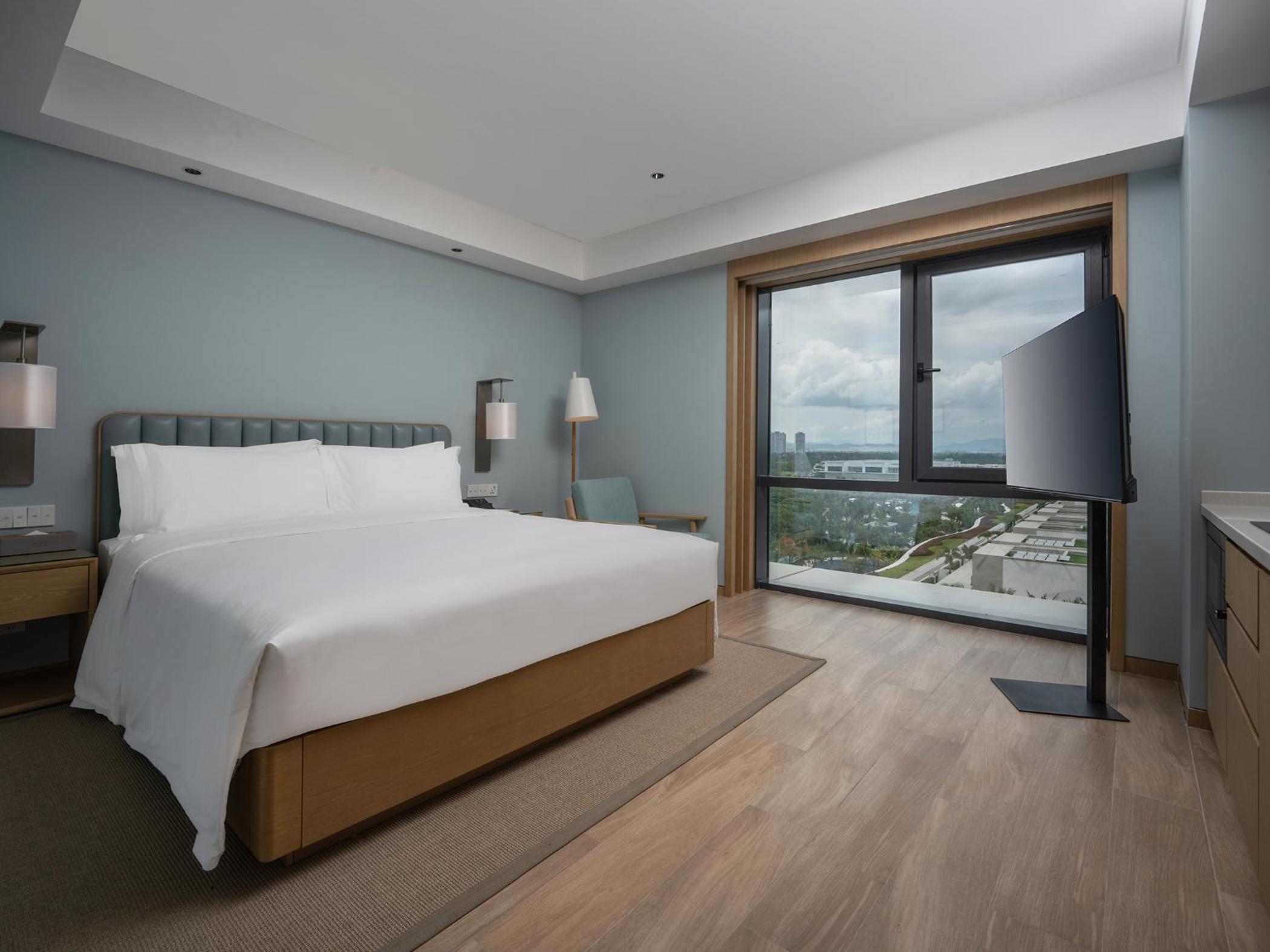 Deluxe Double Room (2 Adults + 1 Child)
