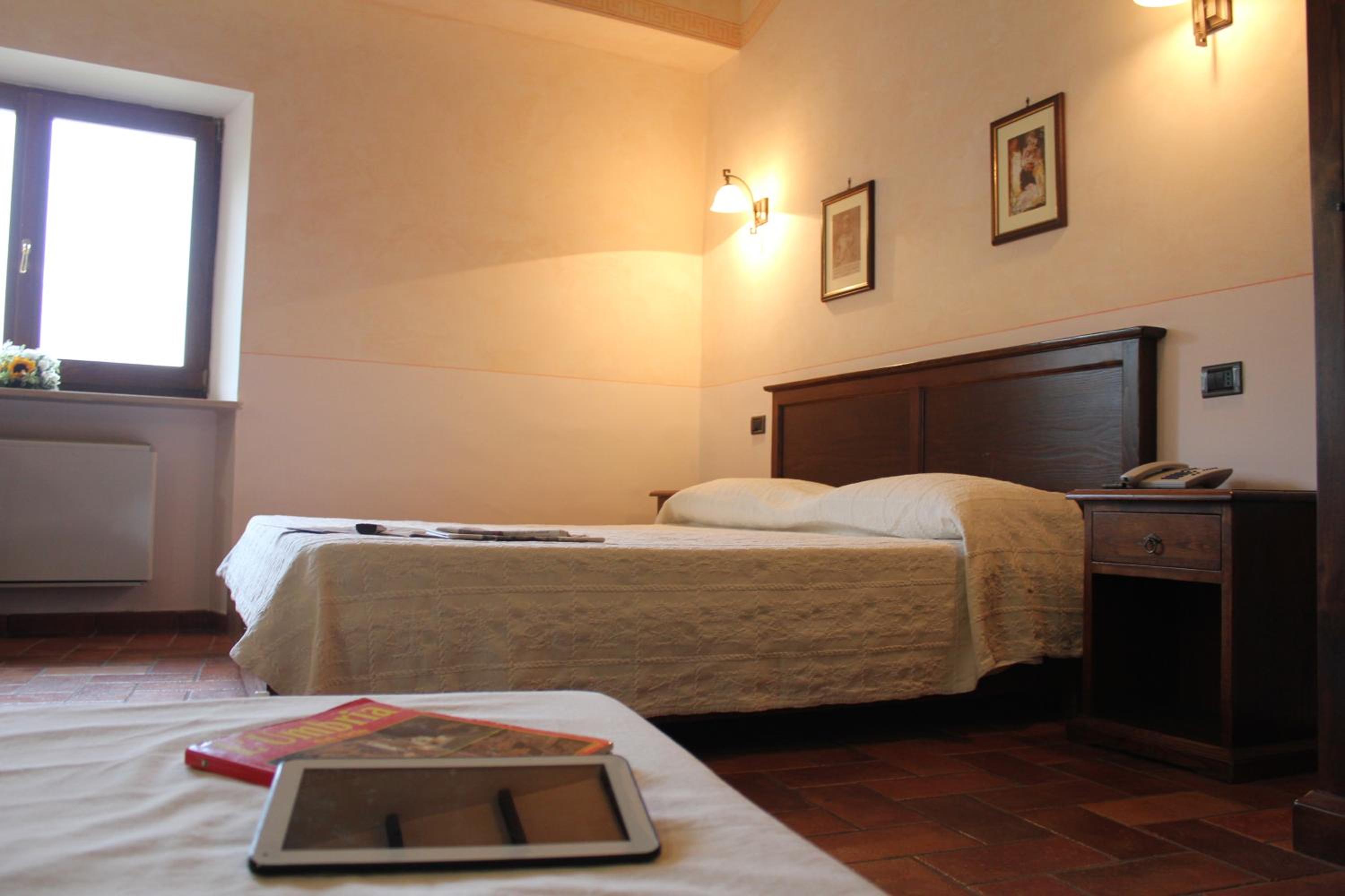 Triple Room - Photo 9