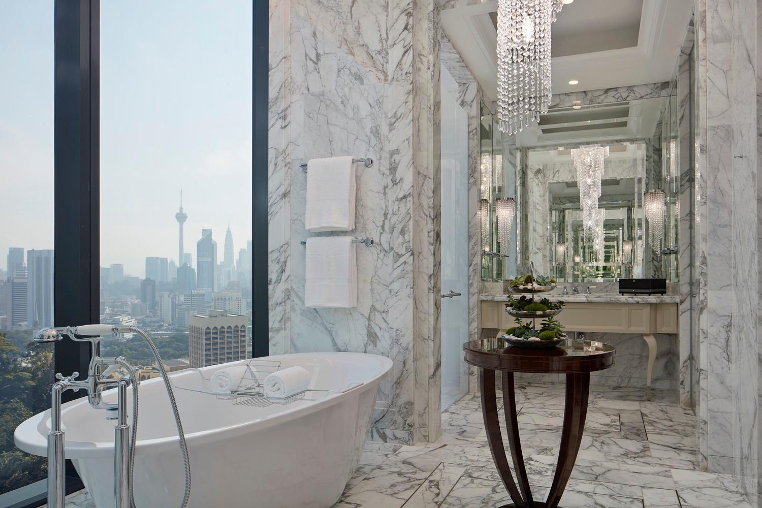 Presidential King Suite with Lake Gardens View photo 3