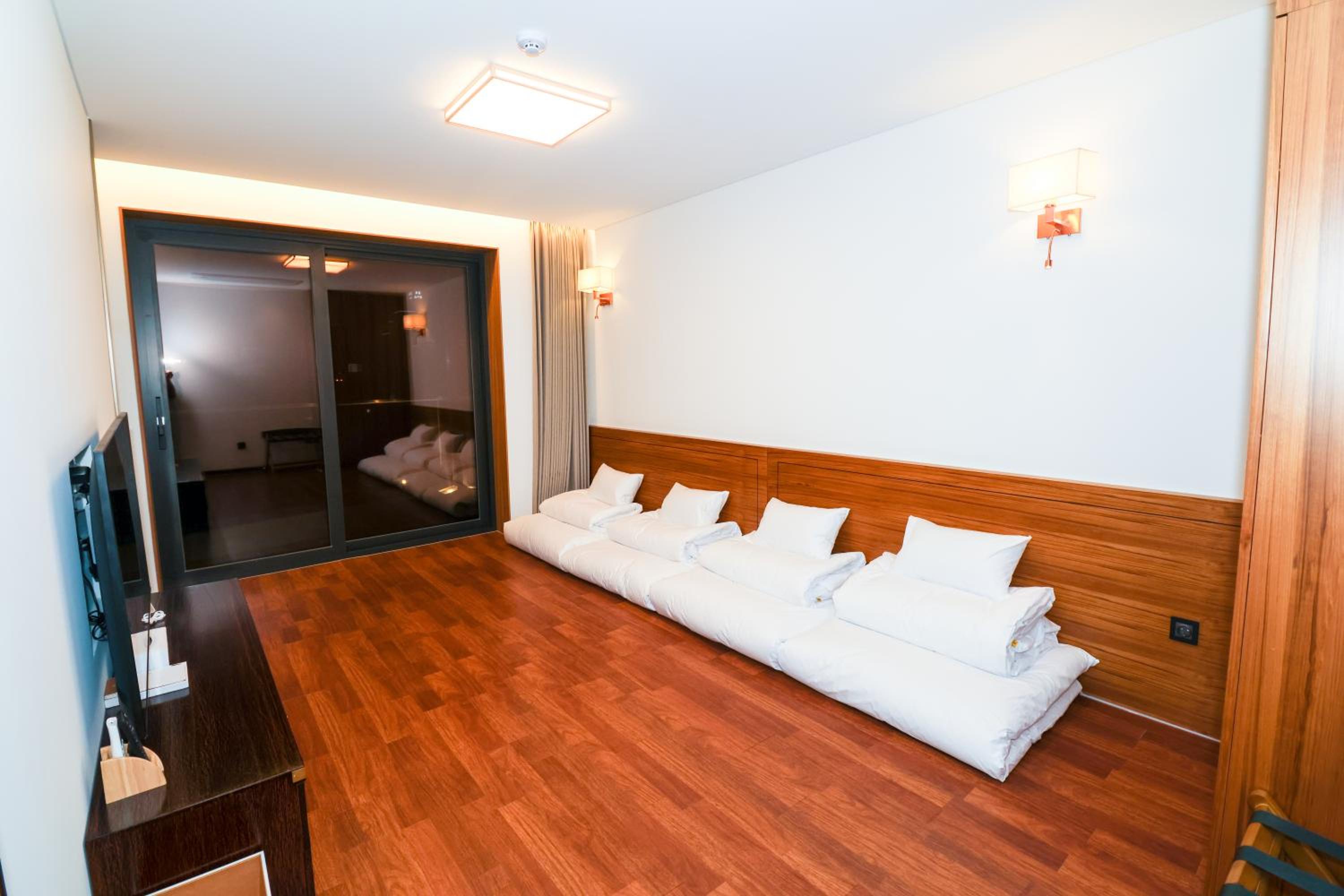 Deluxe Quadruple Room photo 2