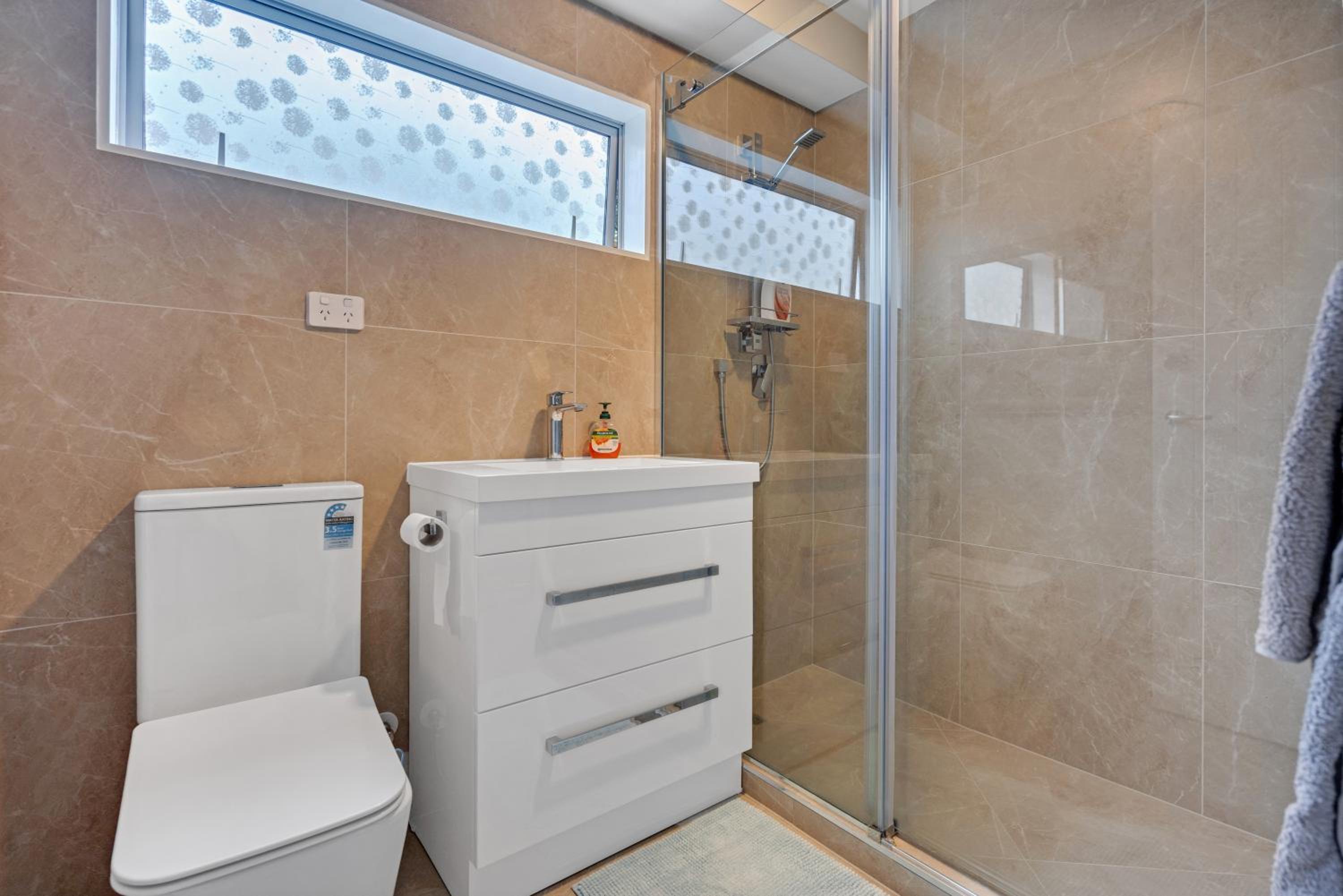 Family Room with Private Bathroom thumbnail 6