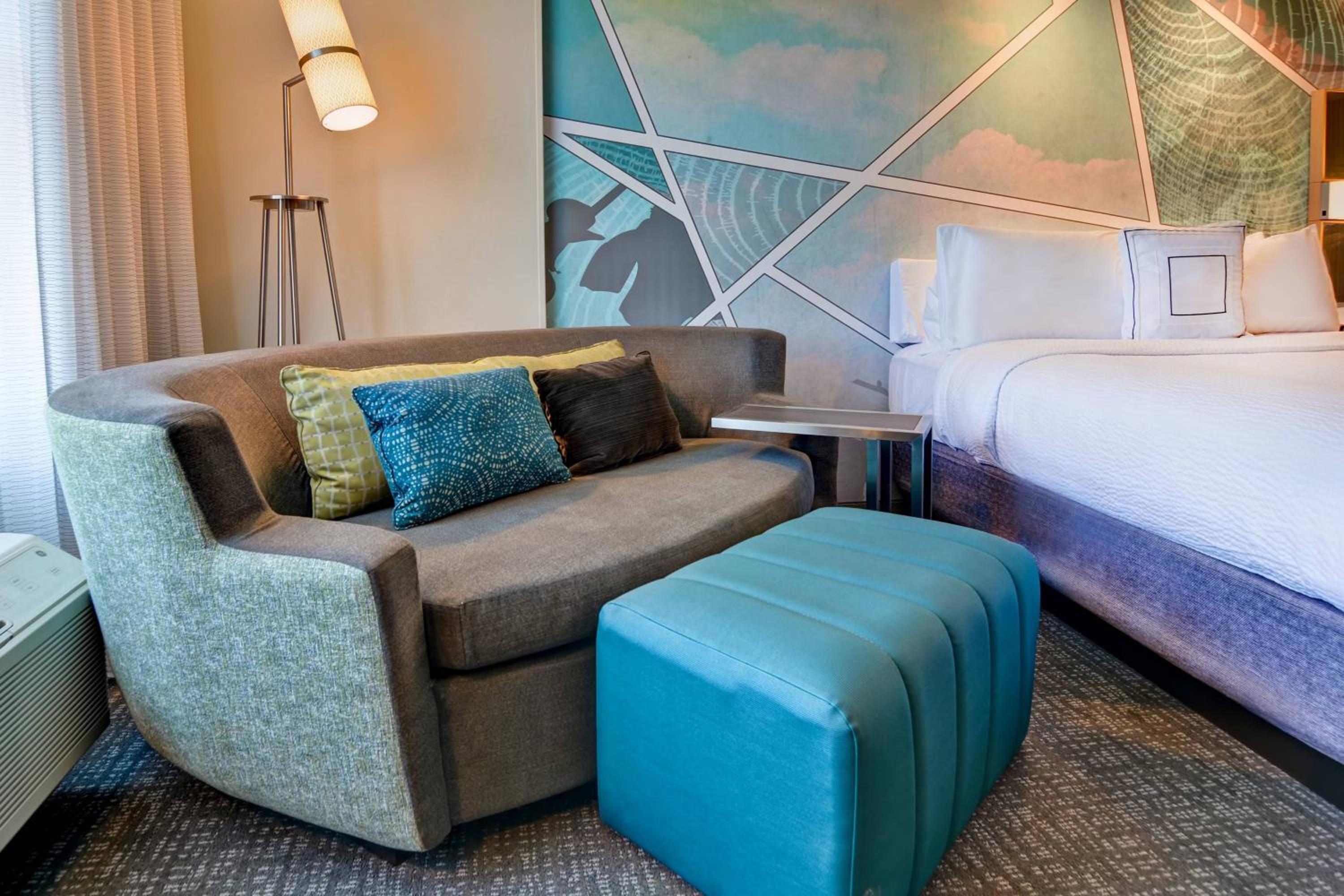 Queen Room with Two Queen Beds - Hearing Accessible photo 2
