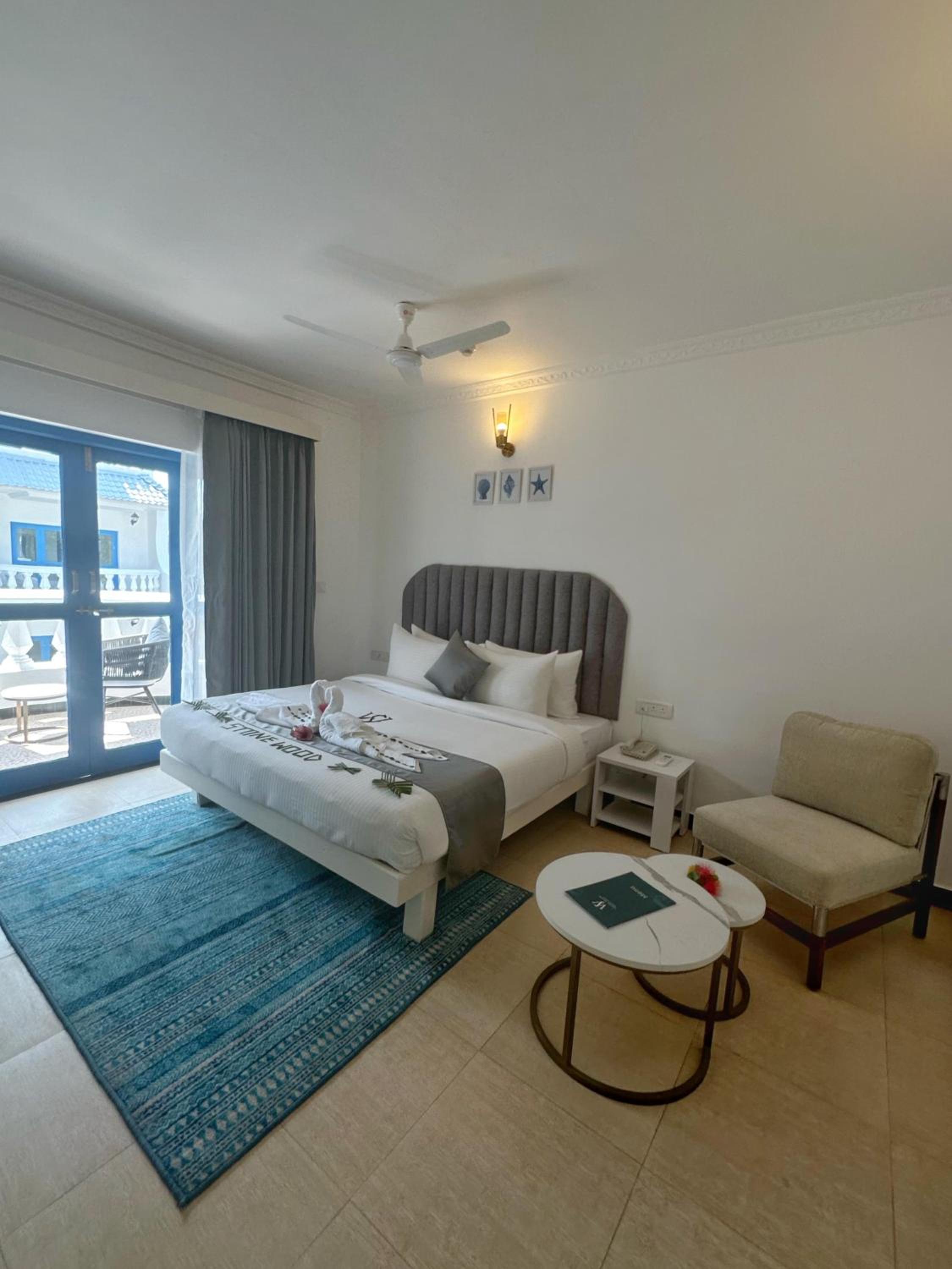Superior King Room - 15% Discount on Food & Non-Alcoholic Beverages