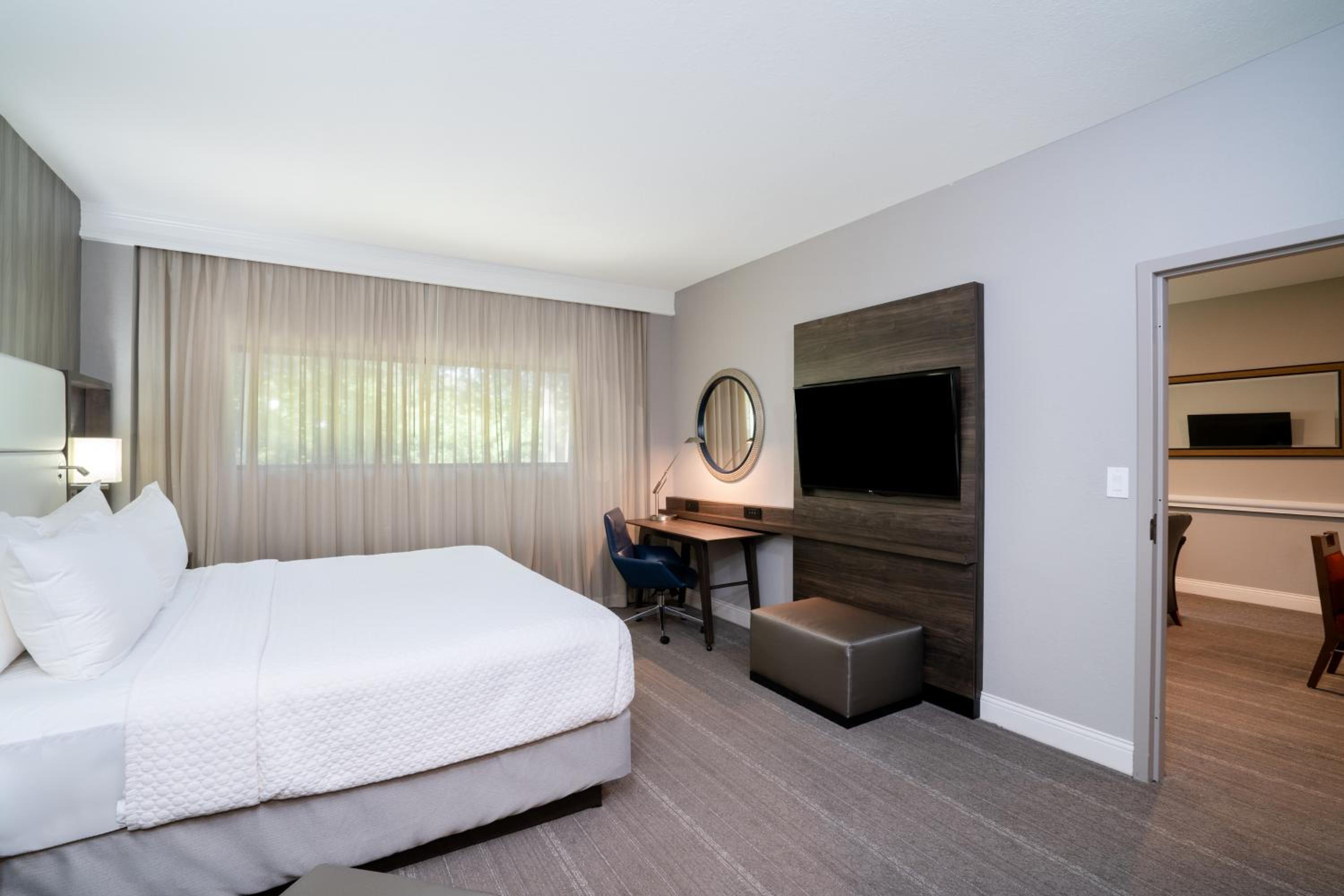 Standard King Room - Photo 1
