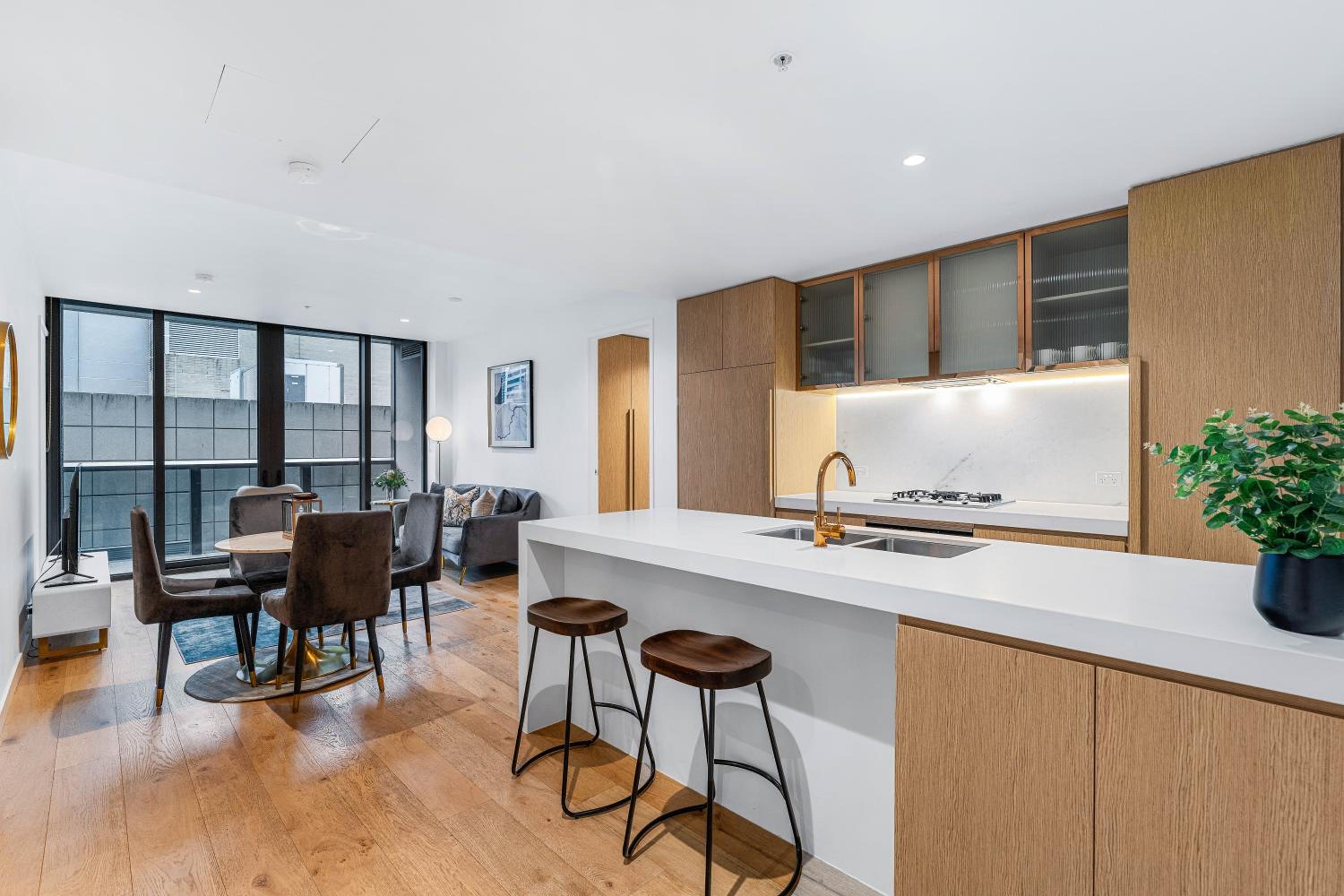 Three Bedroom Two Bathroom Apartment thumbnail 6