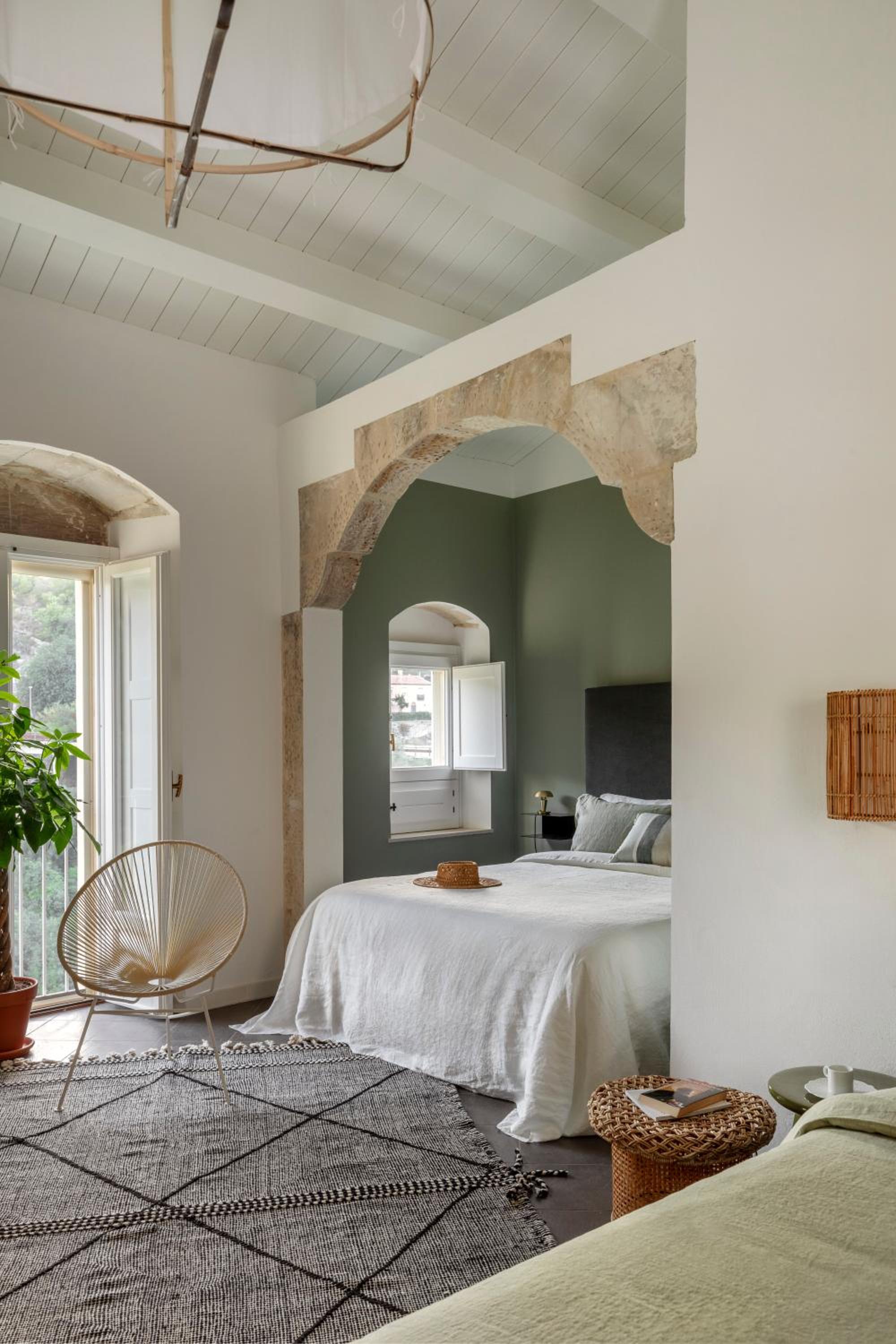 Superior Family Room - Photo 17