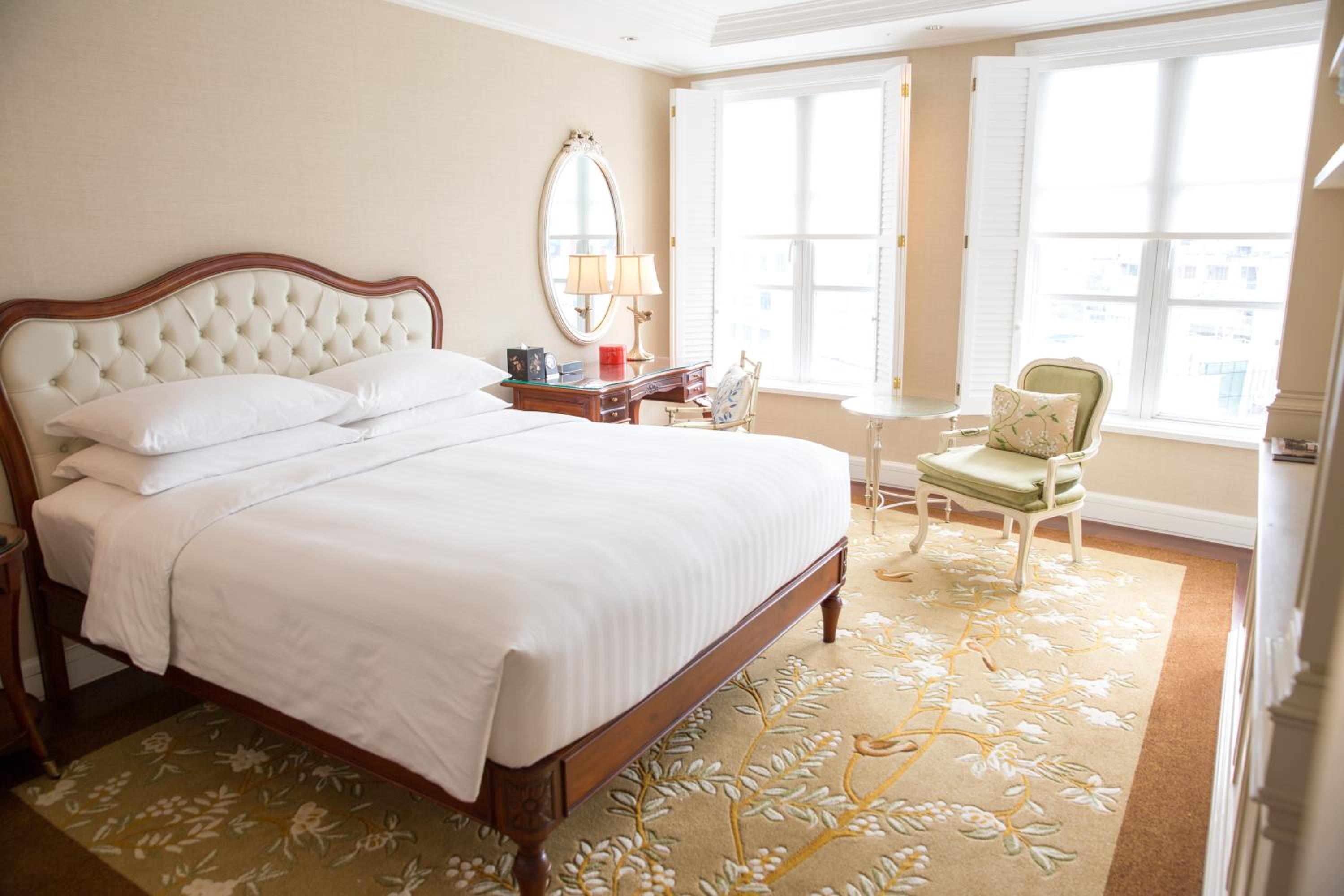 Deluxe King Room