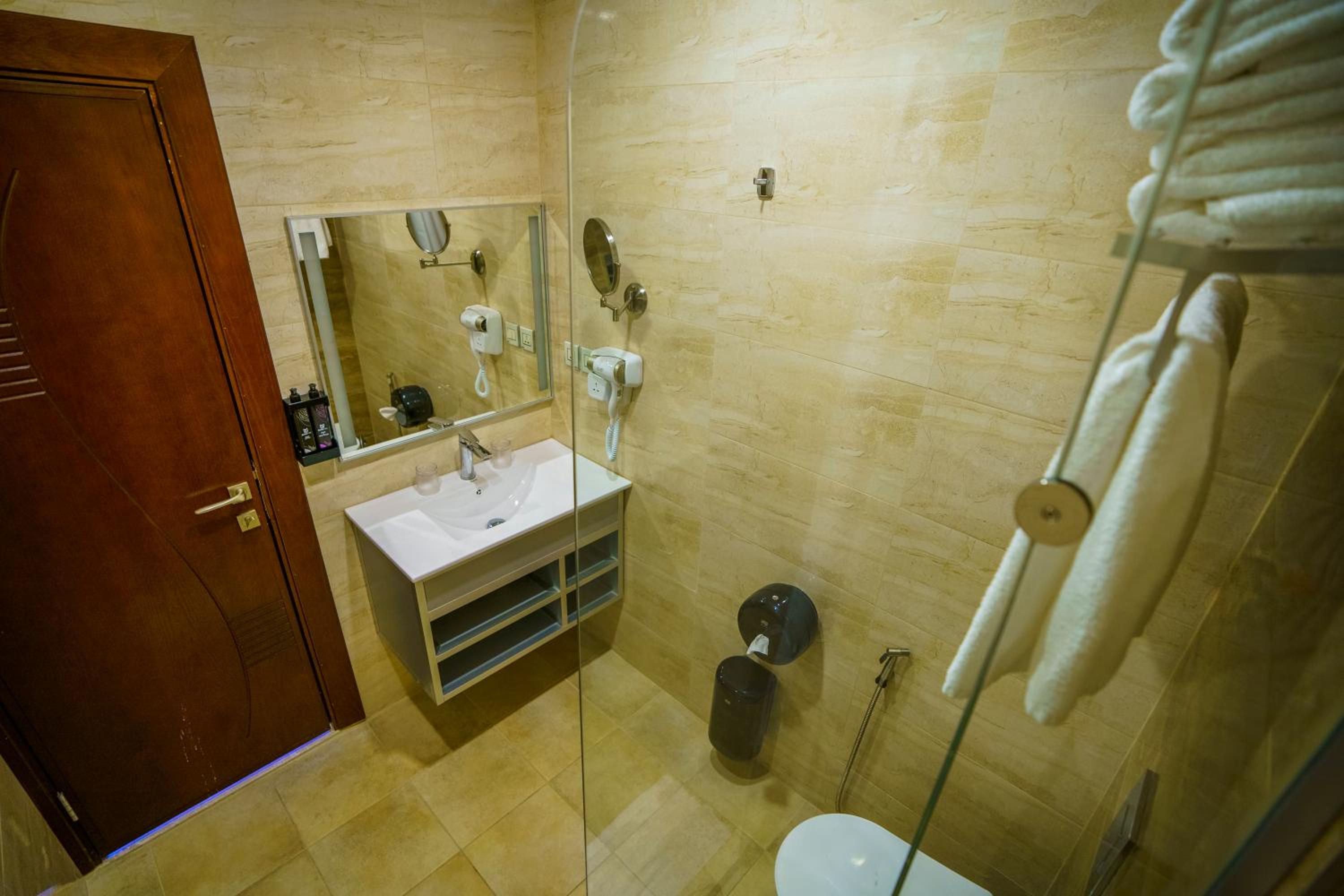 Family Room - Photo 9