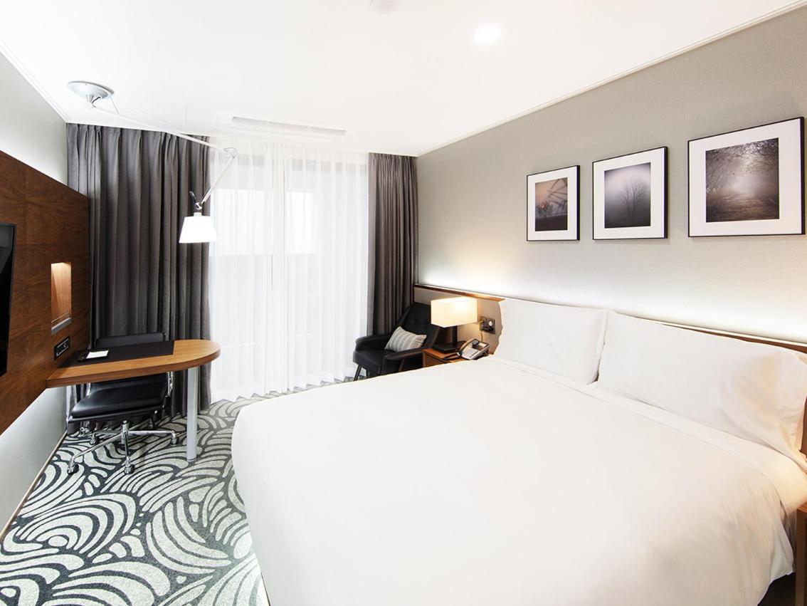 Standard Double Room - Photo 6