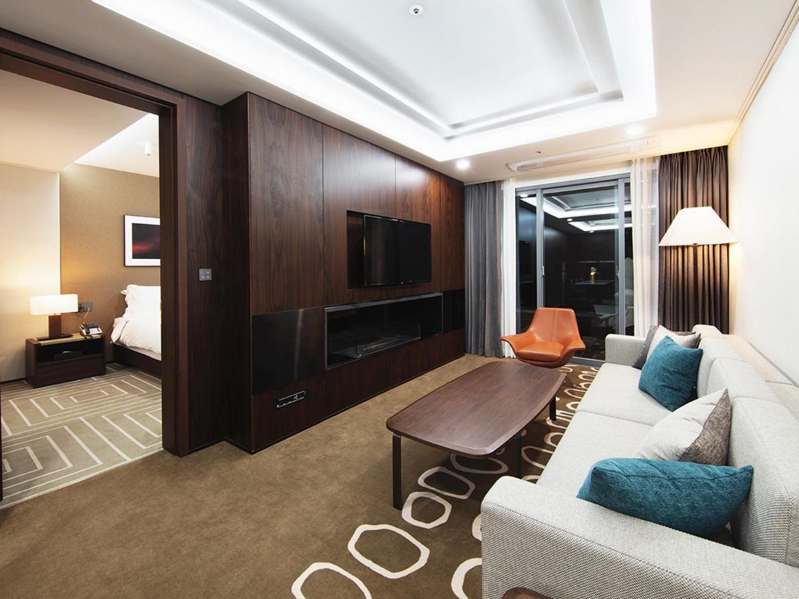 Suite - Photo 2
