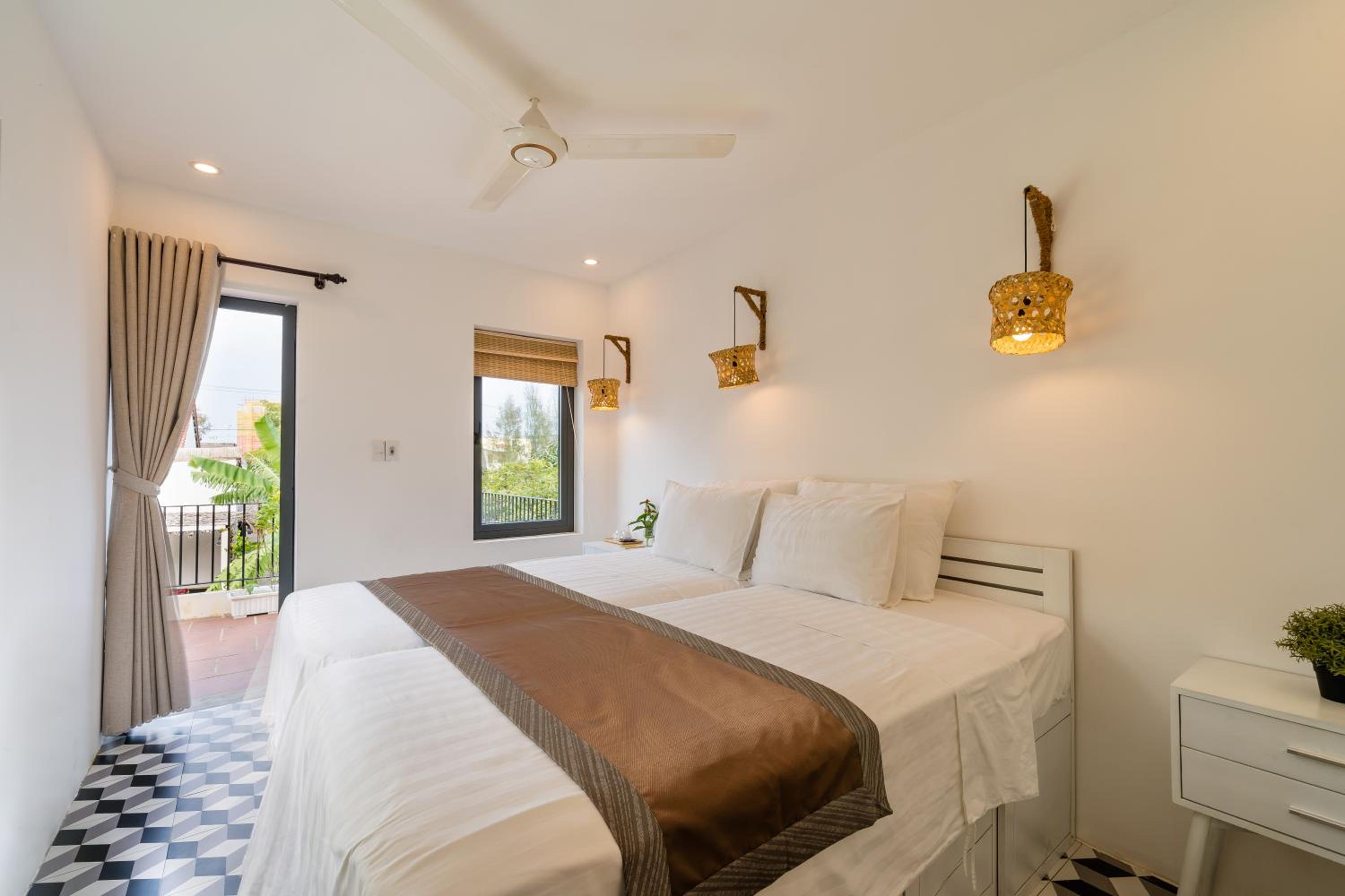 Deluxe Double or Twin Room with Balcony
