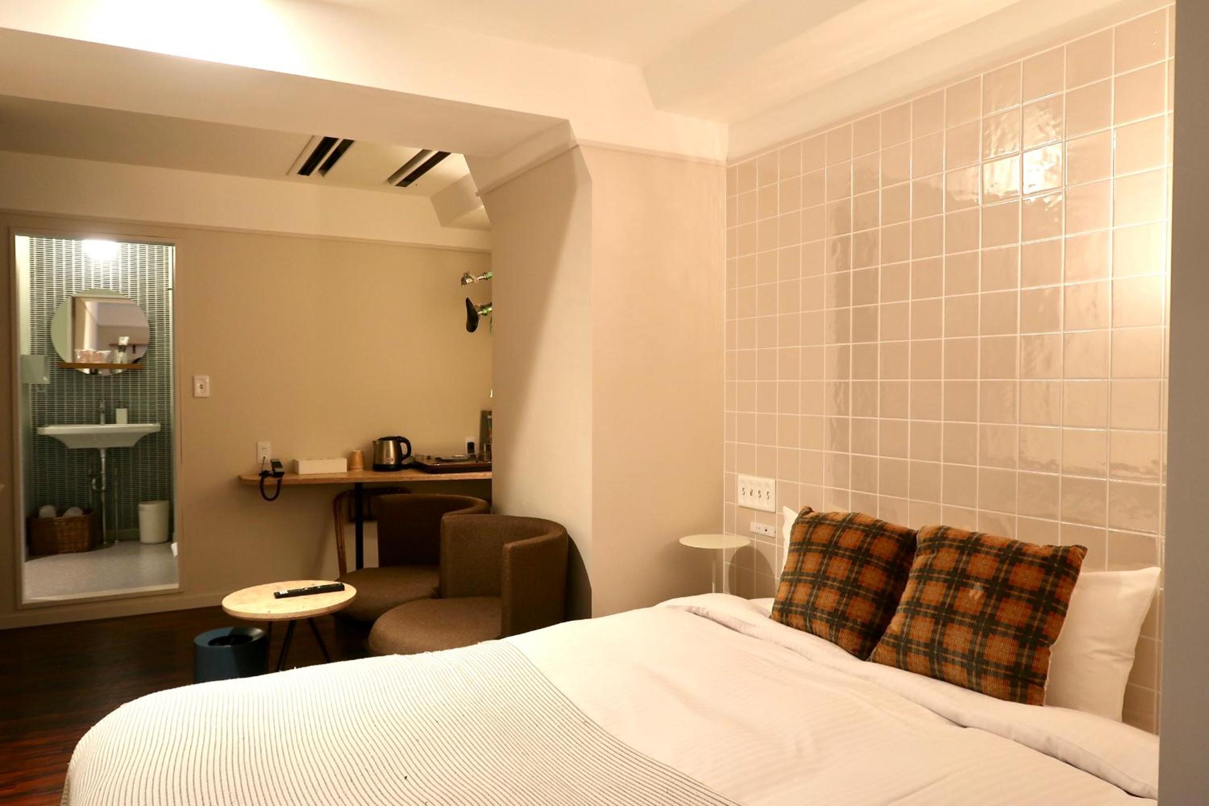 Deluxe Double Room - Photo 7