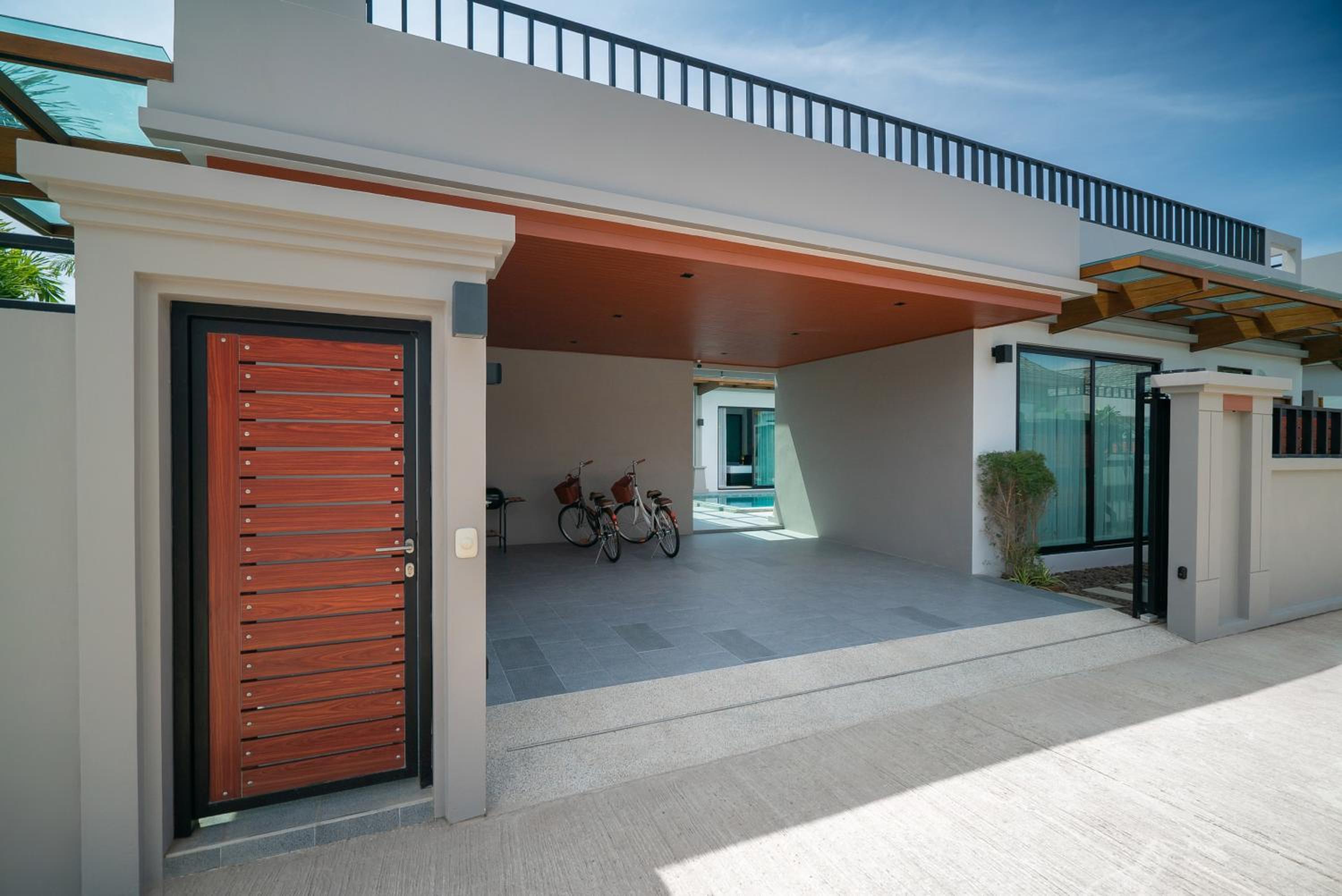 Four-Bedroom Deluxe Pool Villa - Central