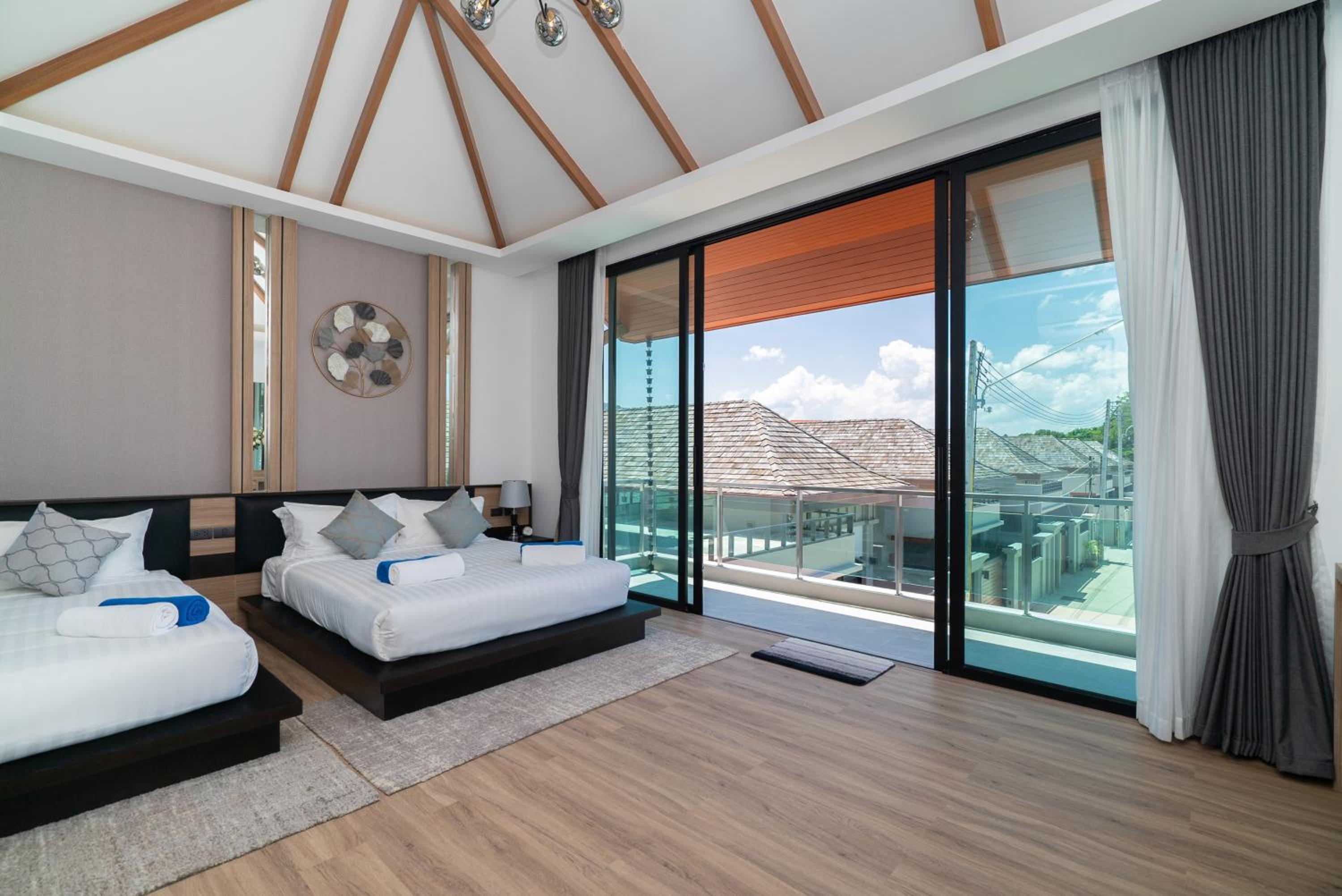 Five-Bedroom Deluxe Pool Villa - Central