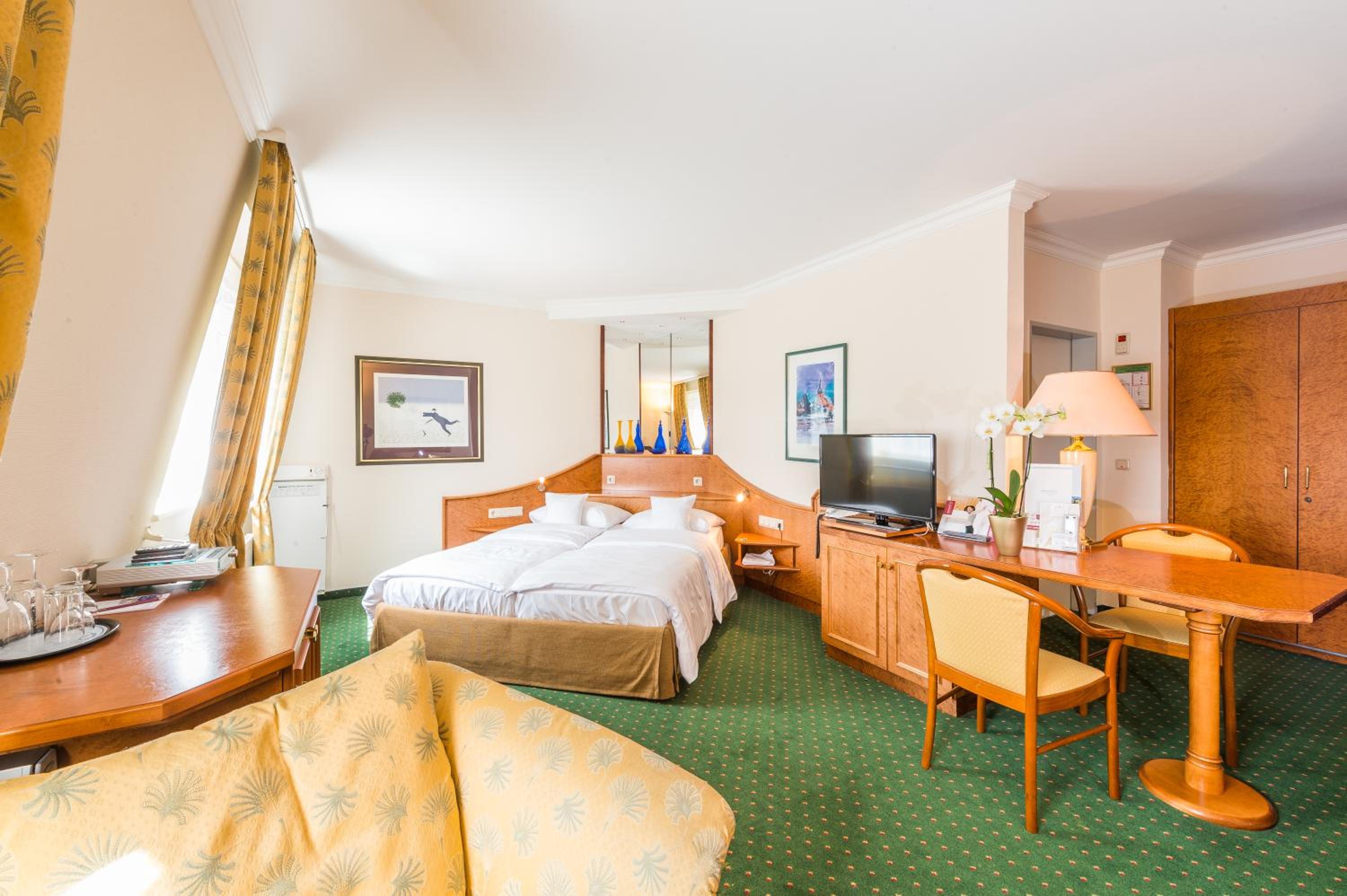 Junior Suite - Photo 1