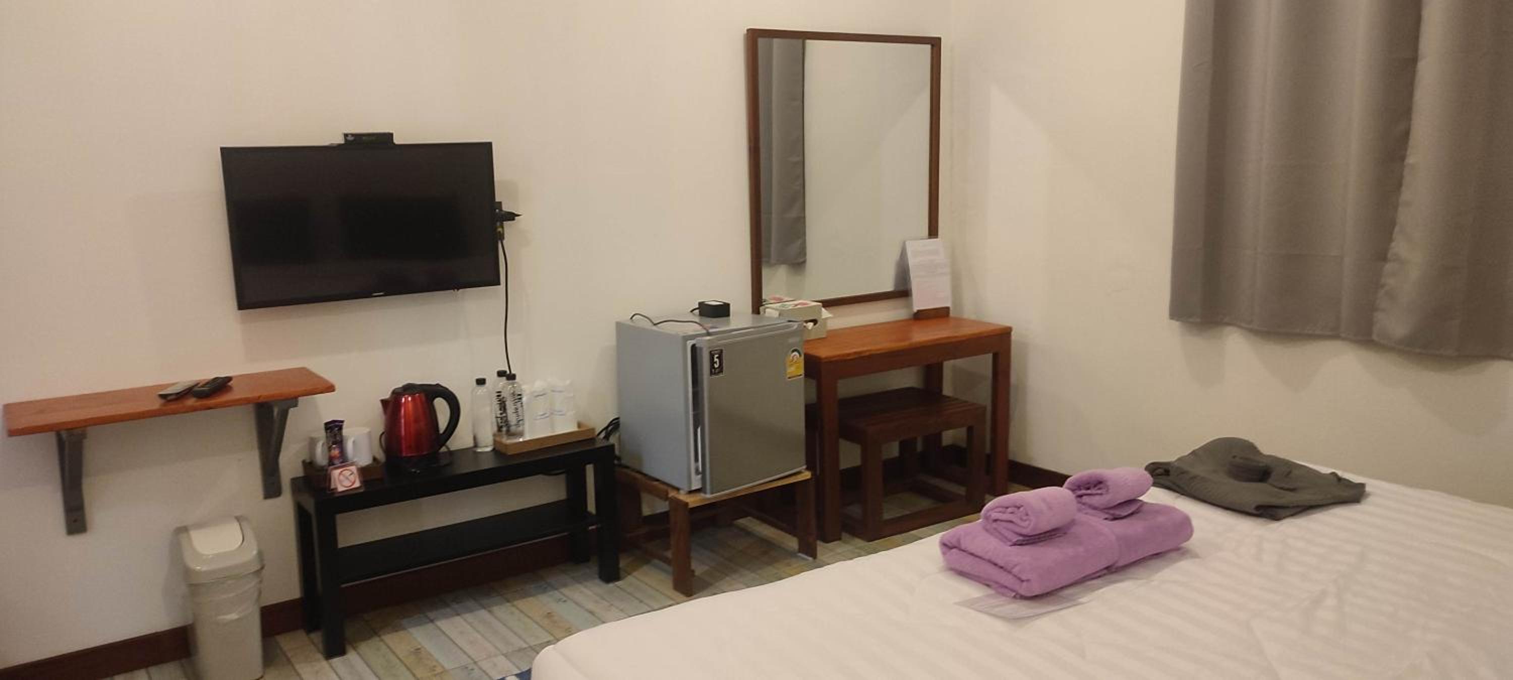 Standard Twin Room - Photo 2