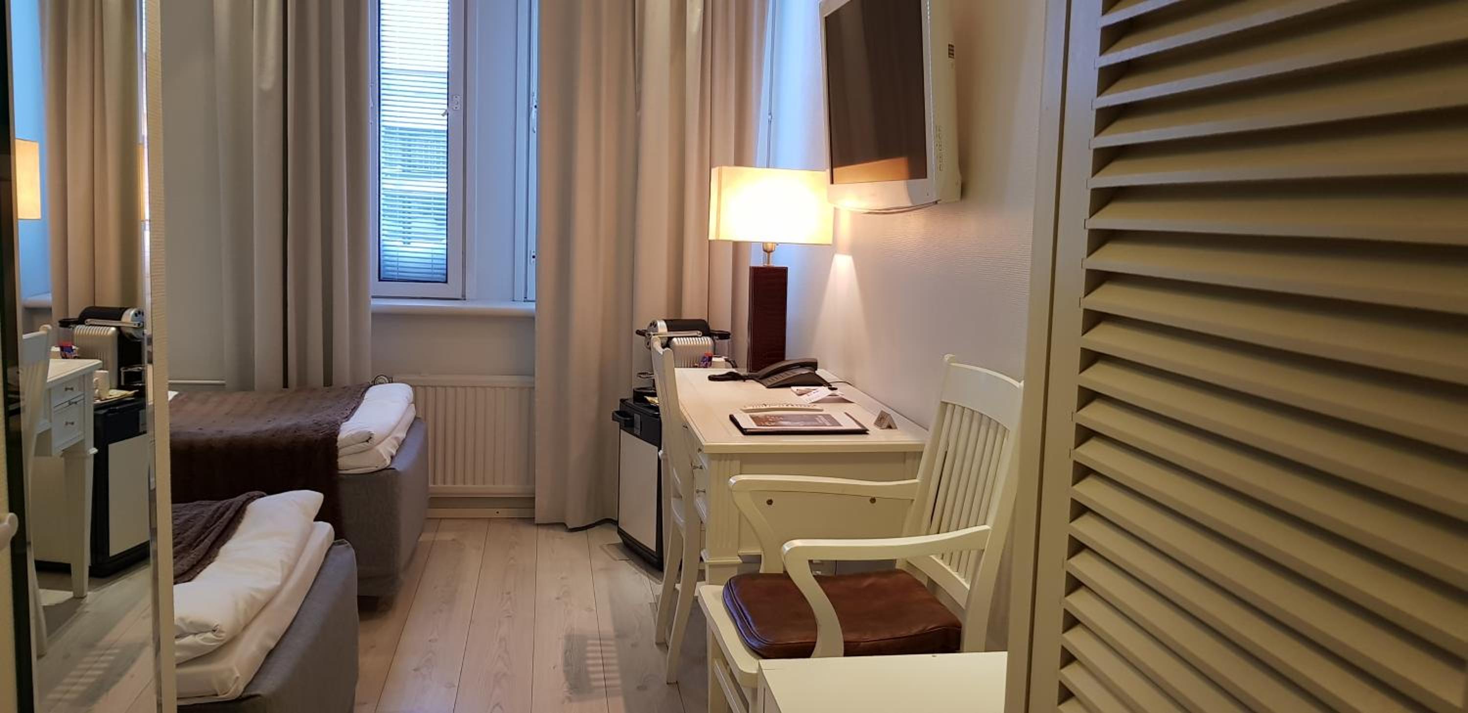 Twin Room - Photo 30
