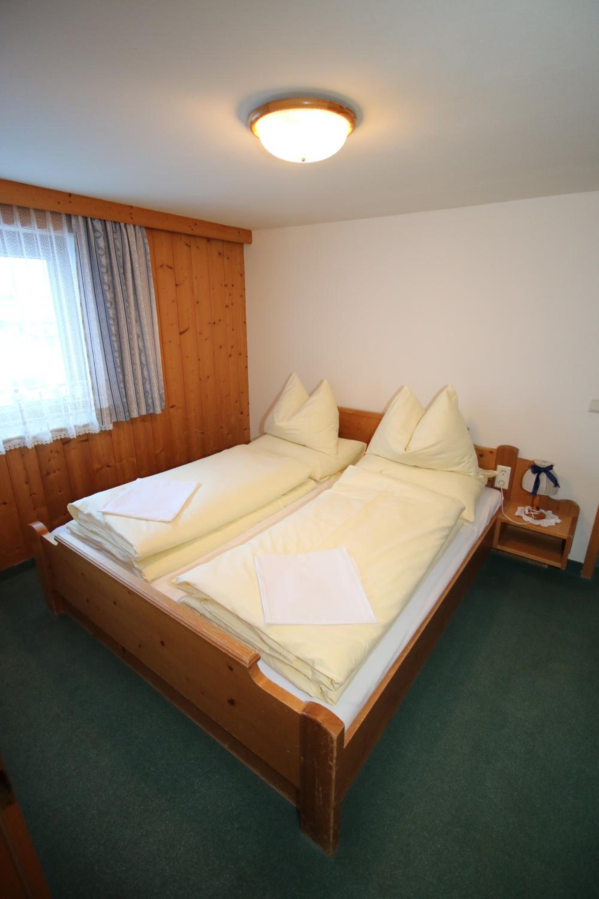 One-Bedroom Apartment - Photo 1