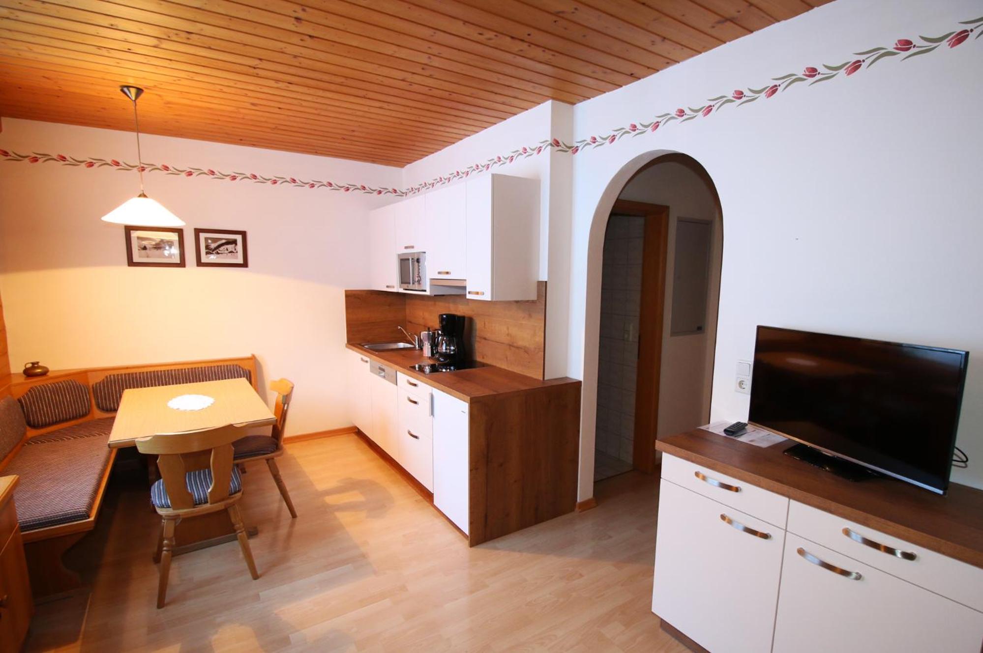 One-Bedroom Apartment - Photo 5