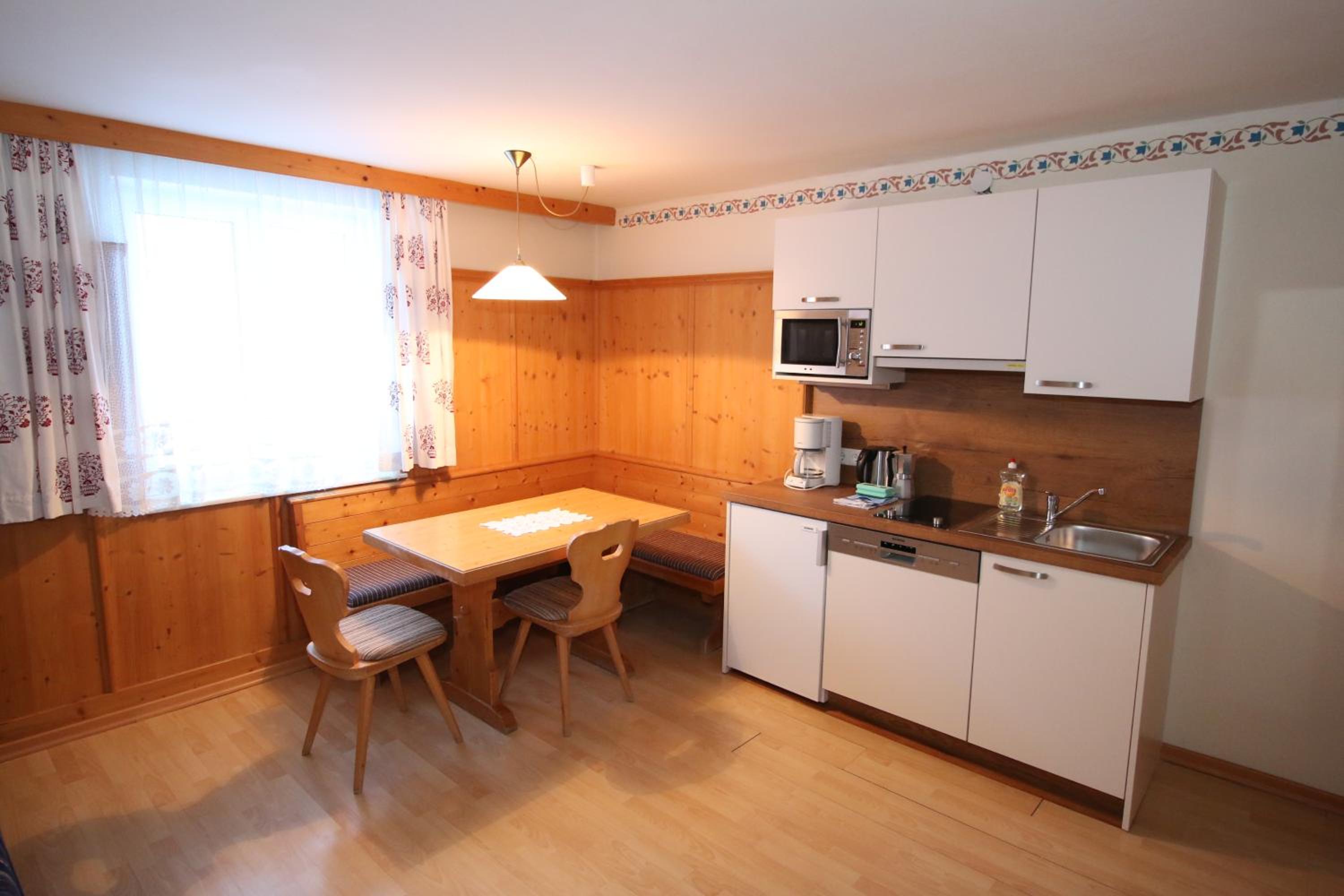 One-Bedroom Apartment - Photo 6