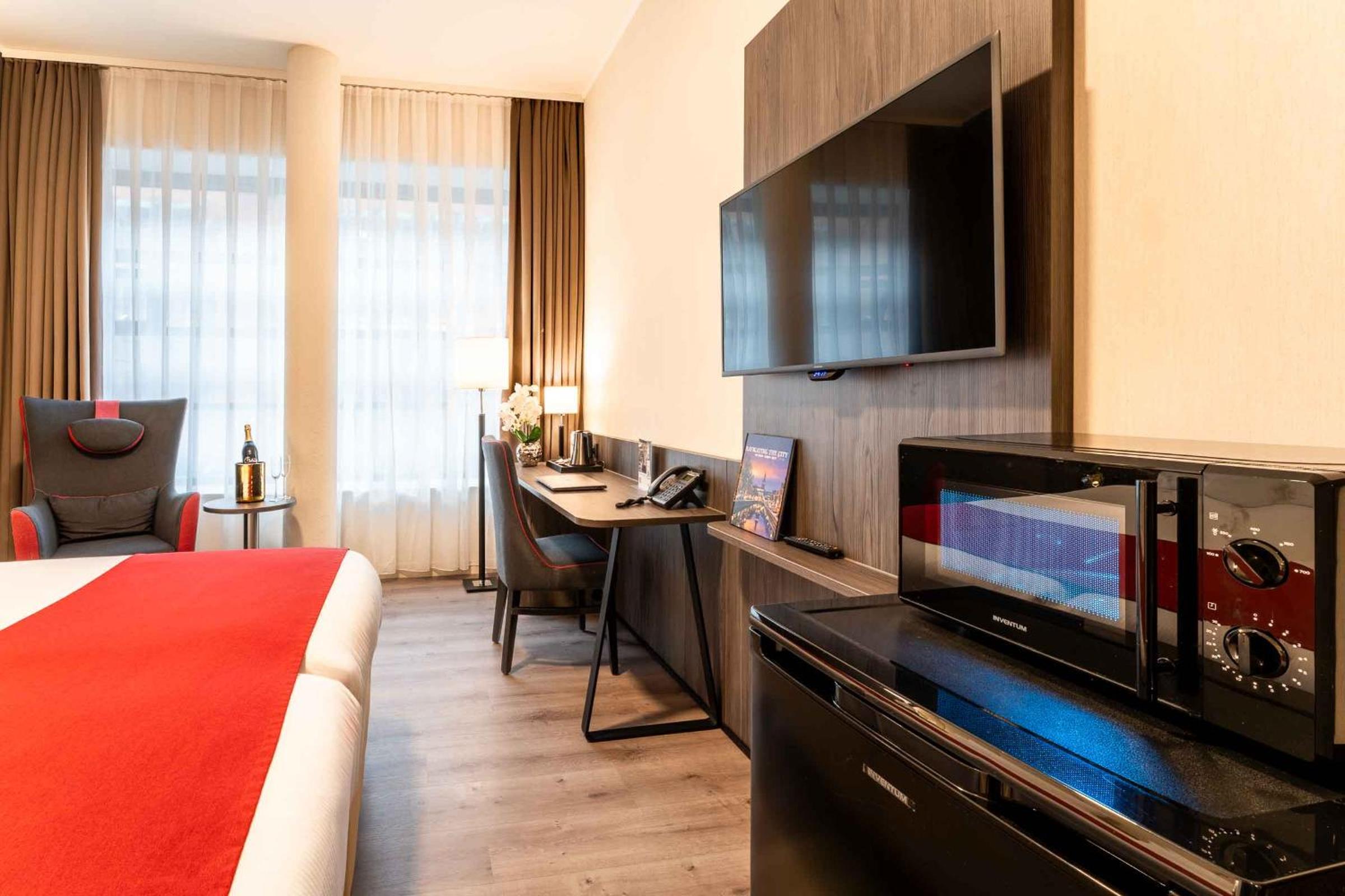 Comfort Double Room with 2 Single Beds - Photo 9