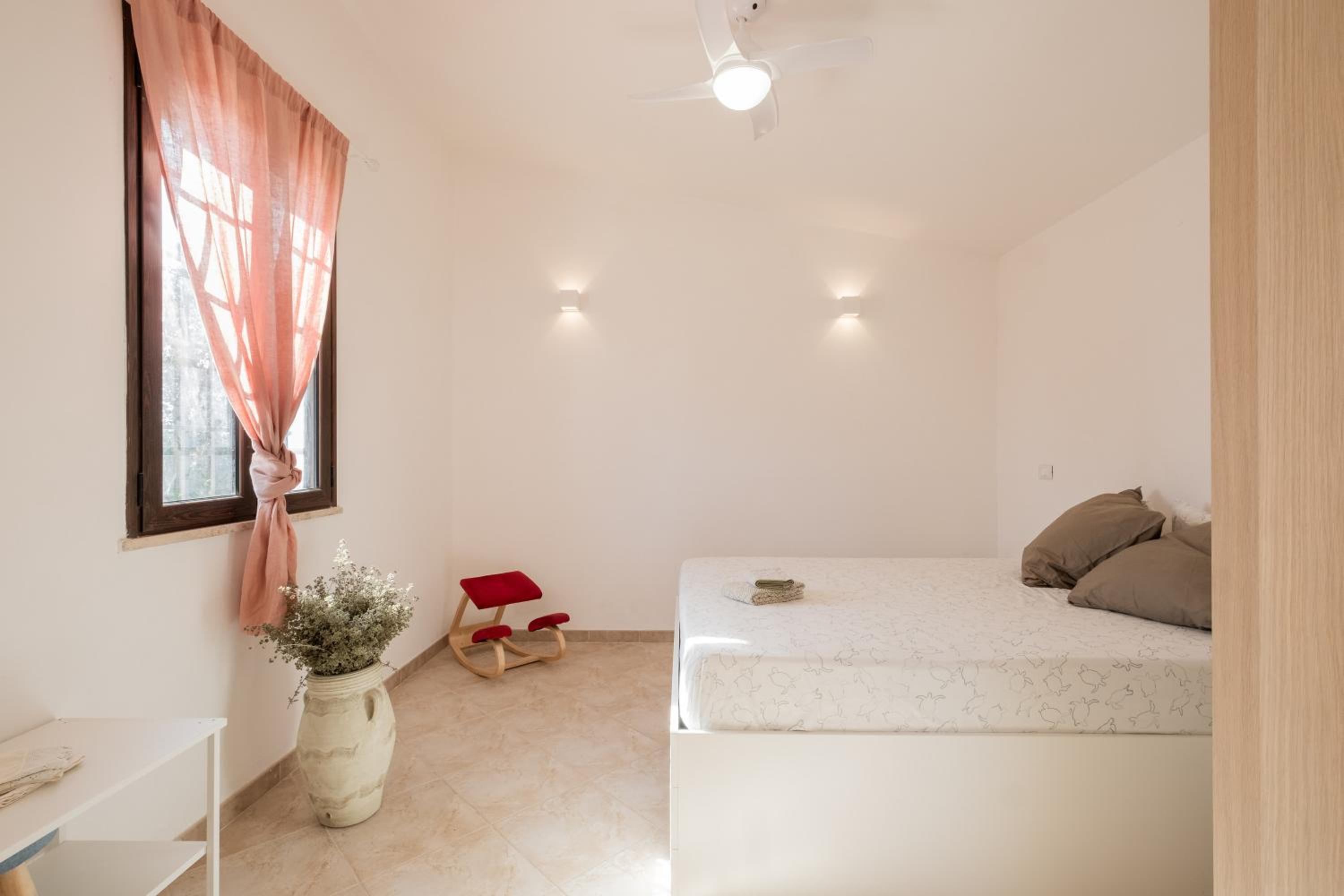 One-Bedroom House photo 1