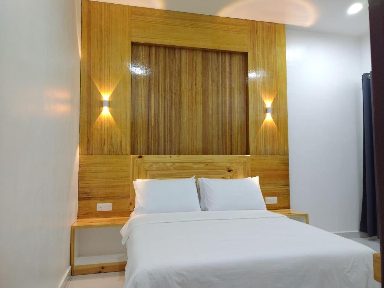 Queen Room photo 1