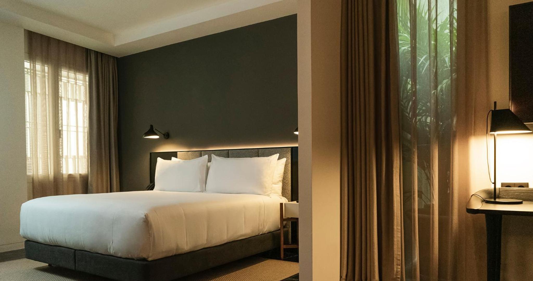 Premium Double Room with views - Photo 1