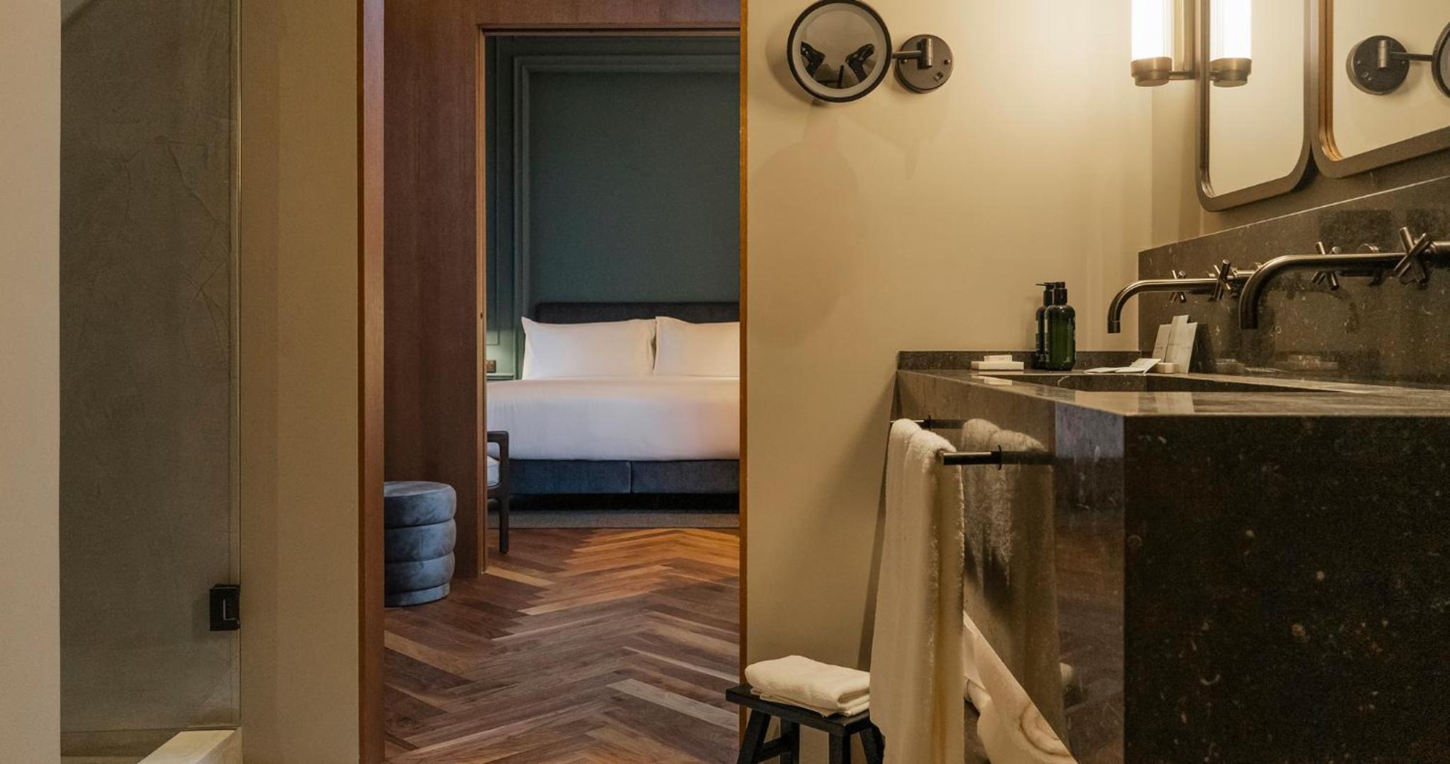 Deluxe Room - Photo 7