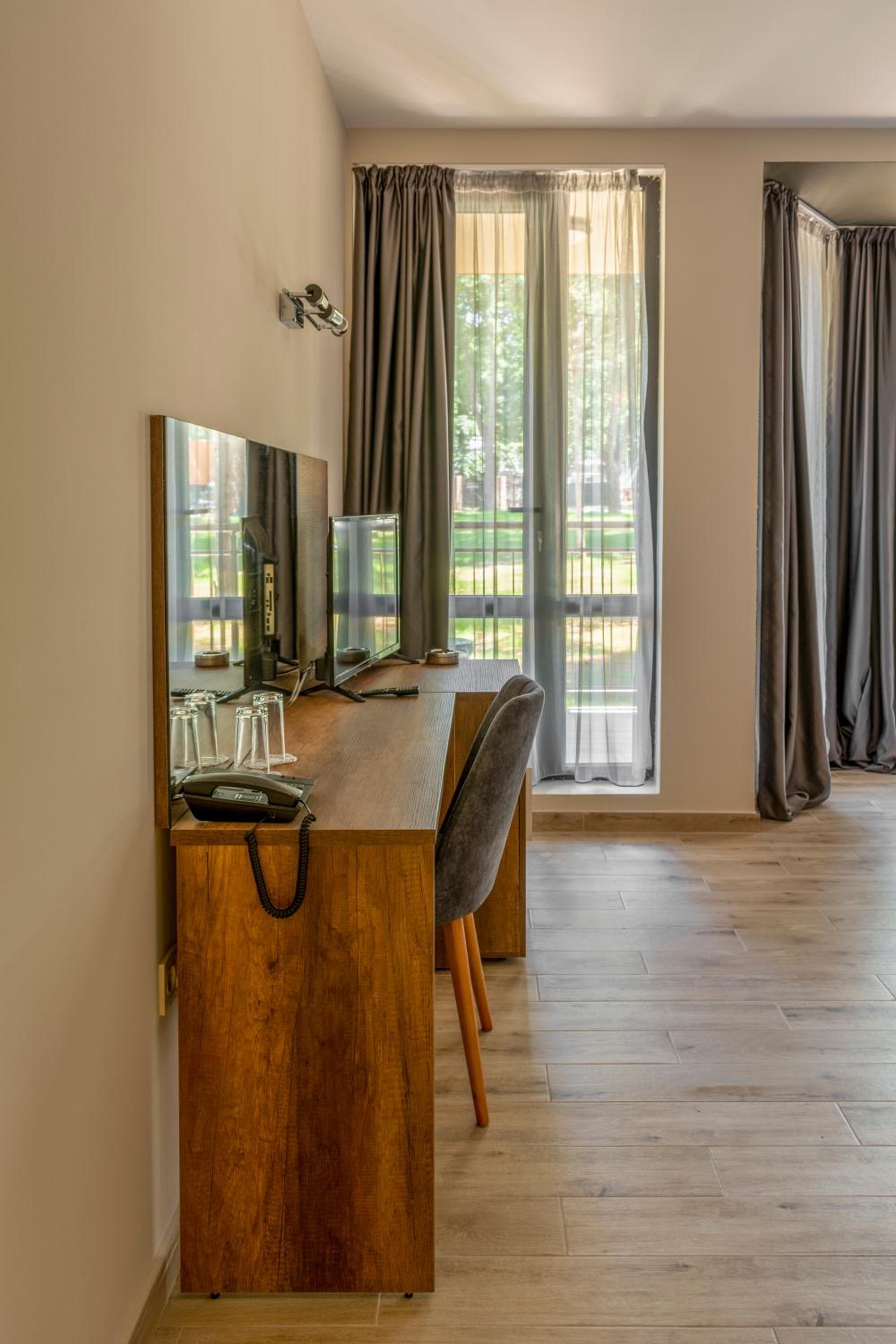 Double or Twin Room with Garden View photo 3