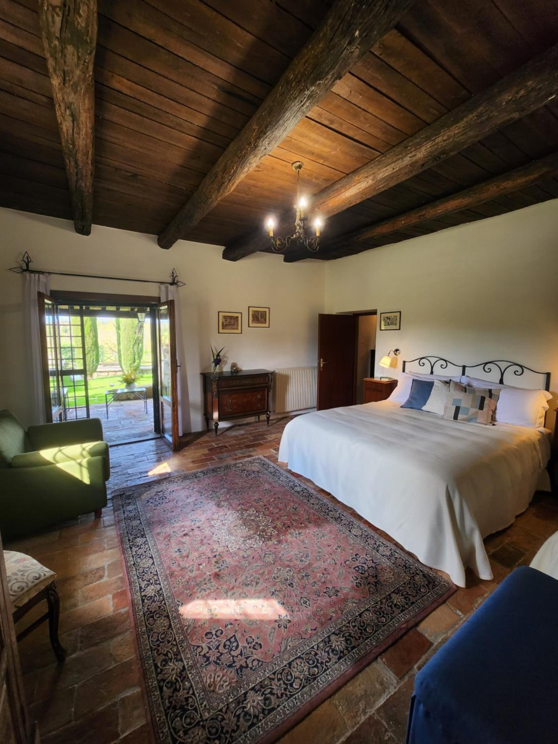 Deluxe Double or Twin Room with Pool Access photo 1