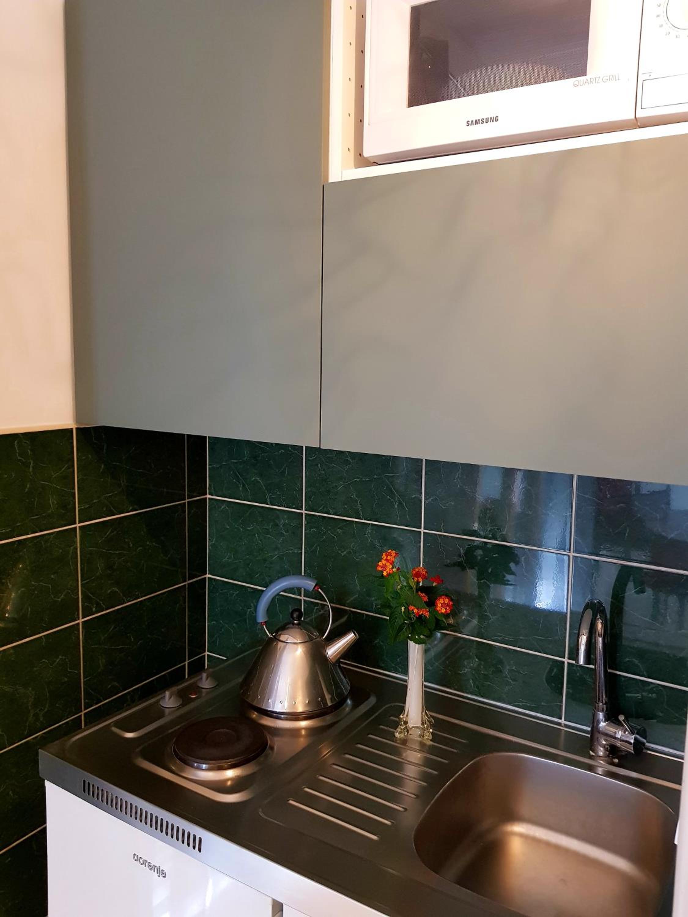Studio Apartment - Photo 27