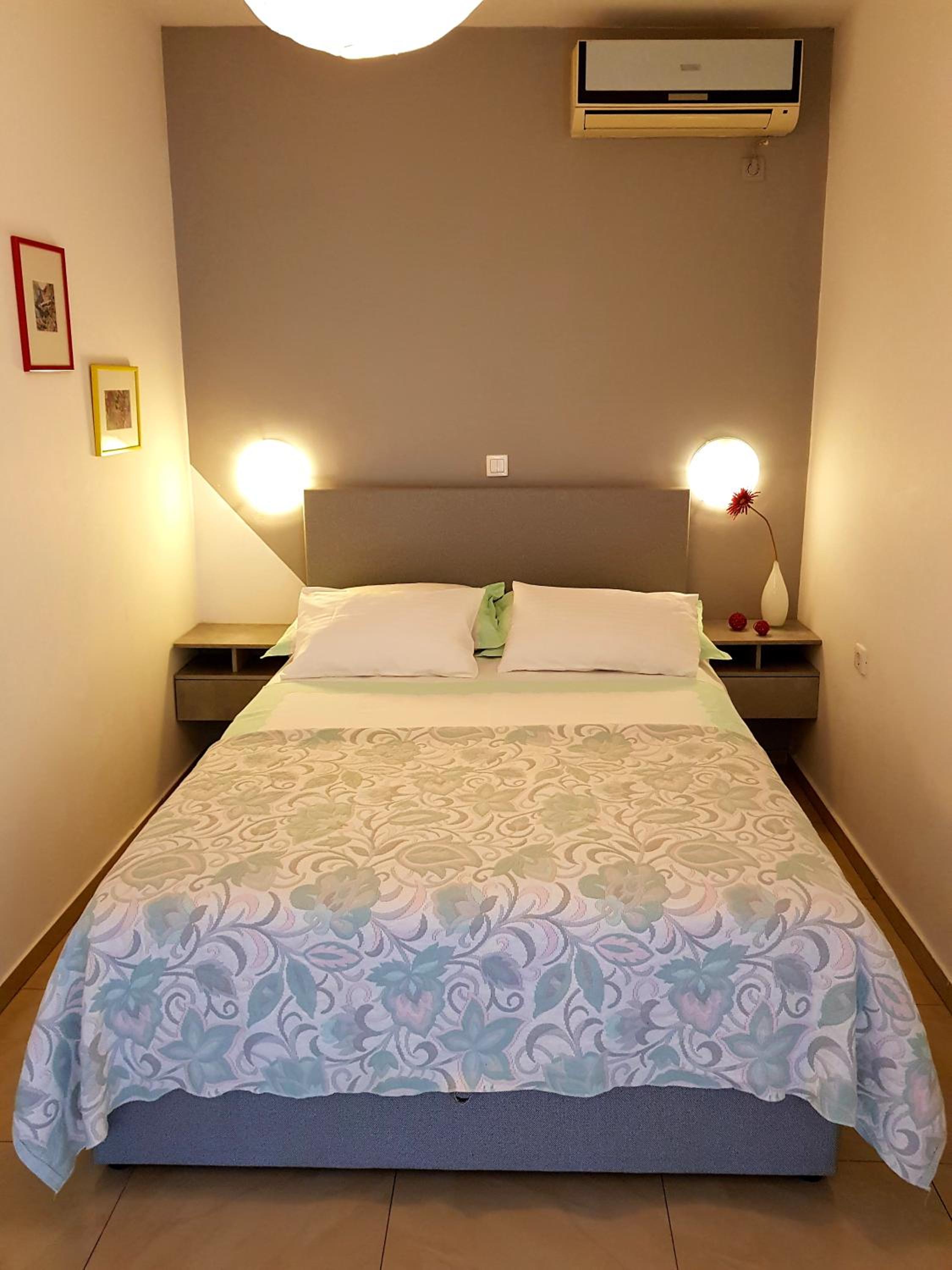 Studio Apartment - Photo 26