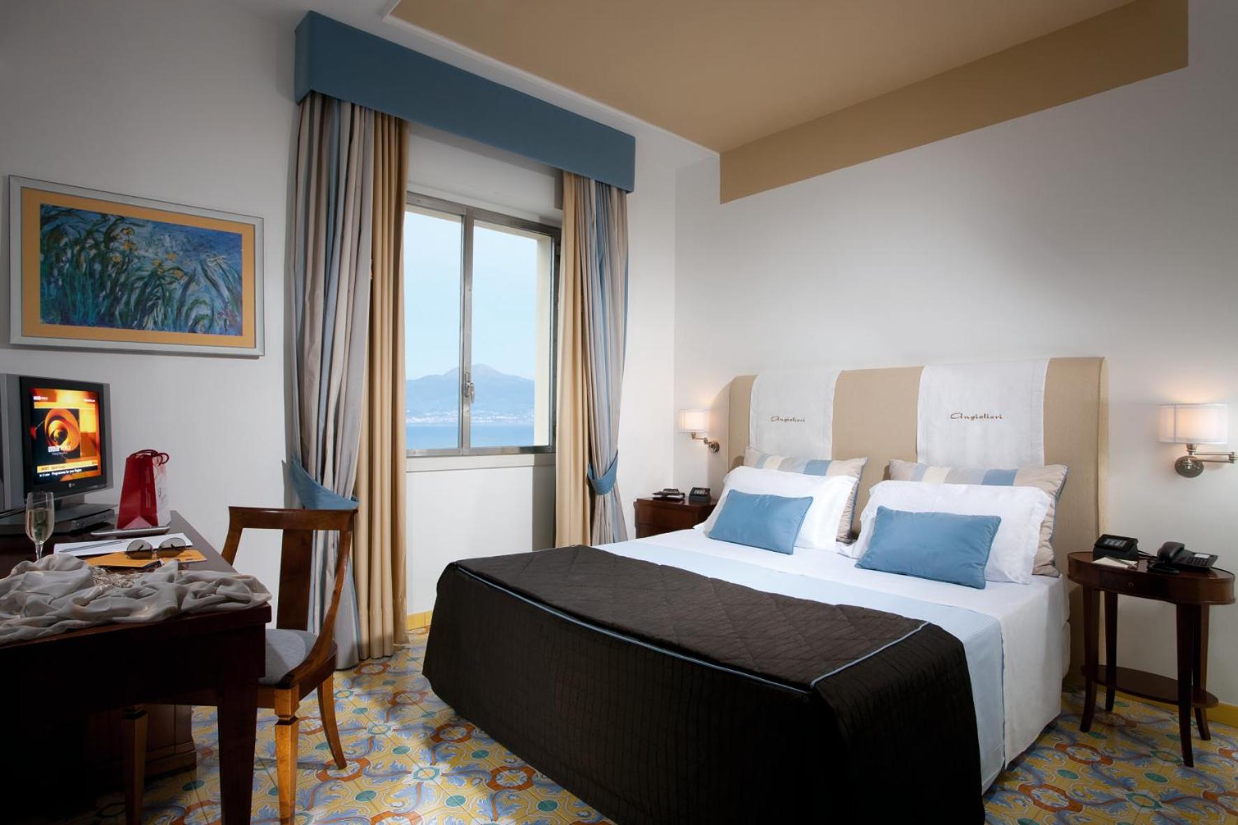 Superior Double Room with Sea View - Photo 1