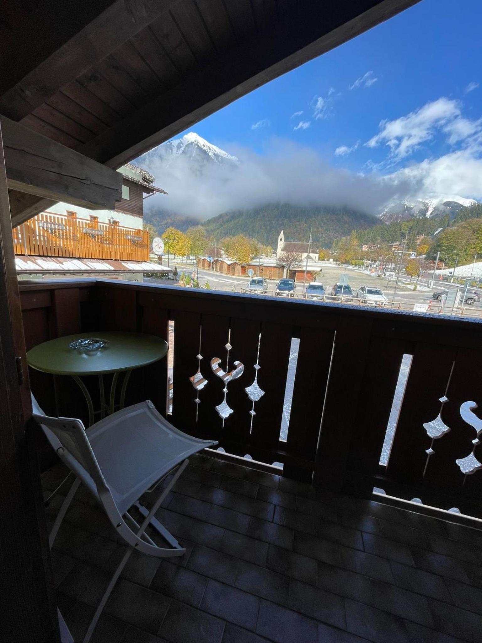 Quadruple Room with Mountain View photo 2