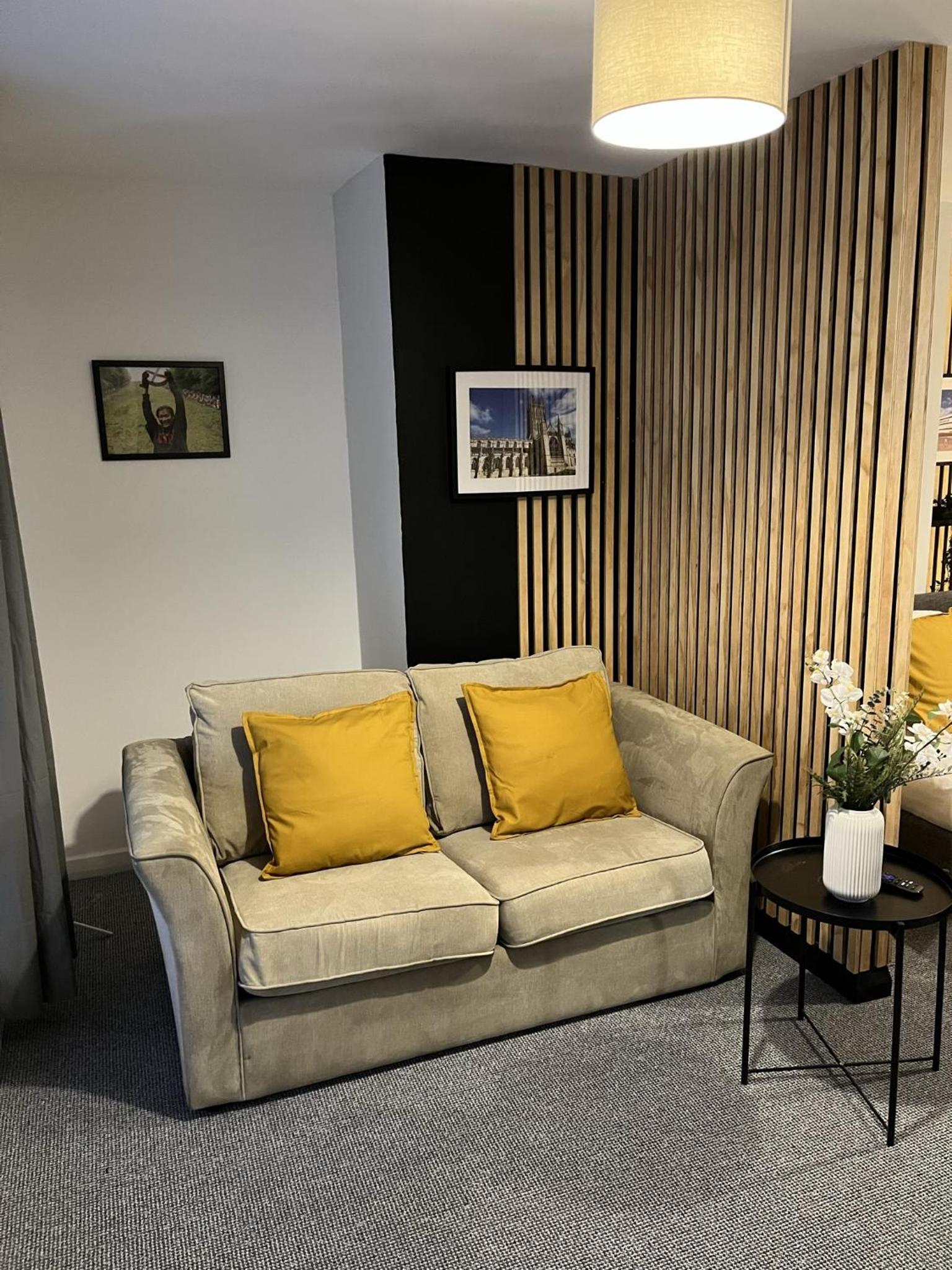 One-Bedroom Apartment photo 3