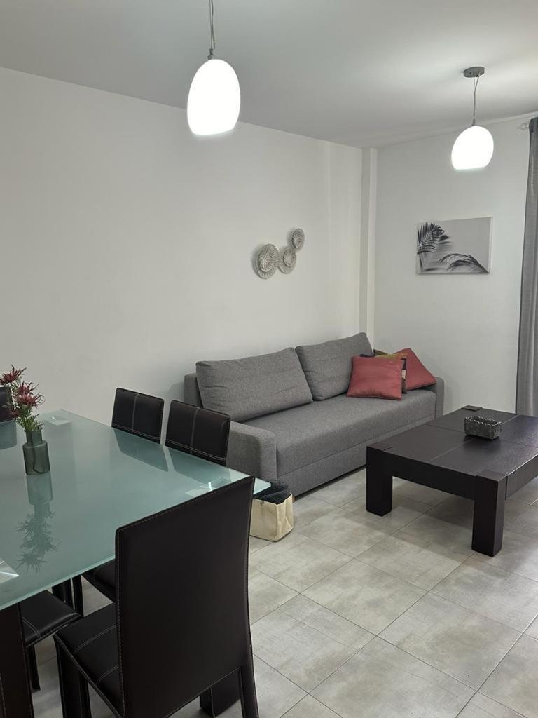 One-Bedroom Apartment photo 3