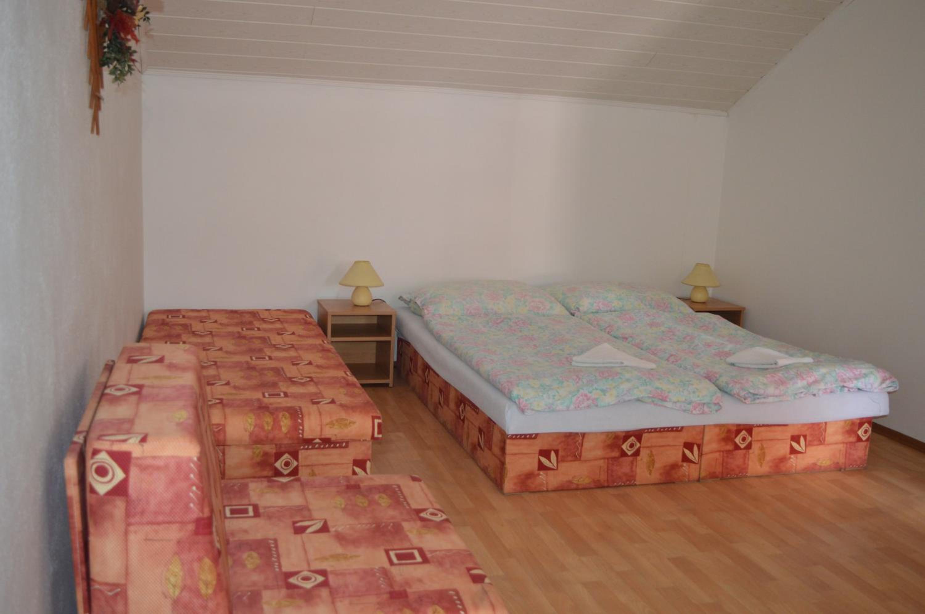 Triple Room with Private Bathroom photo 2