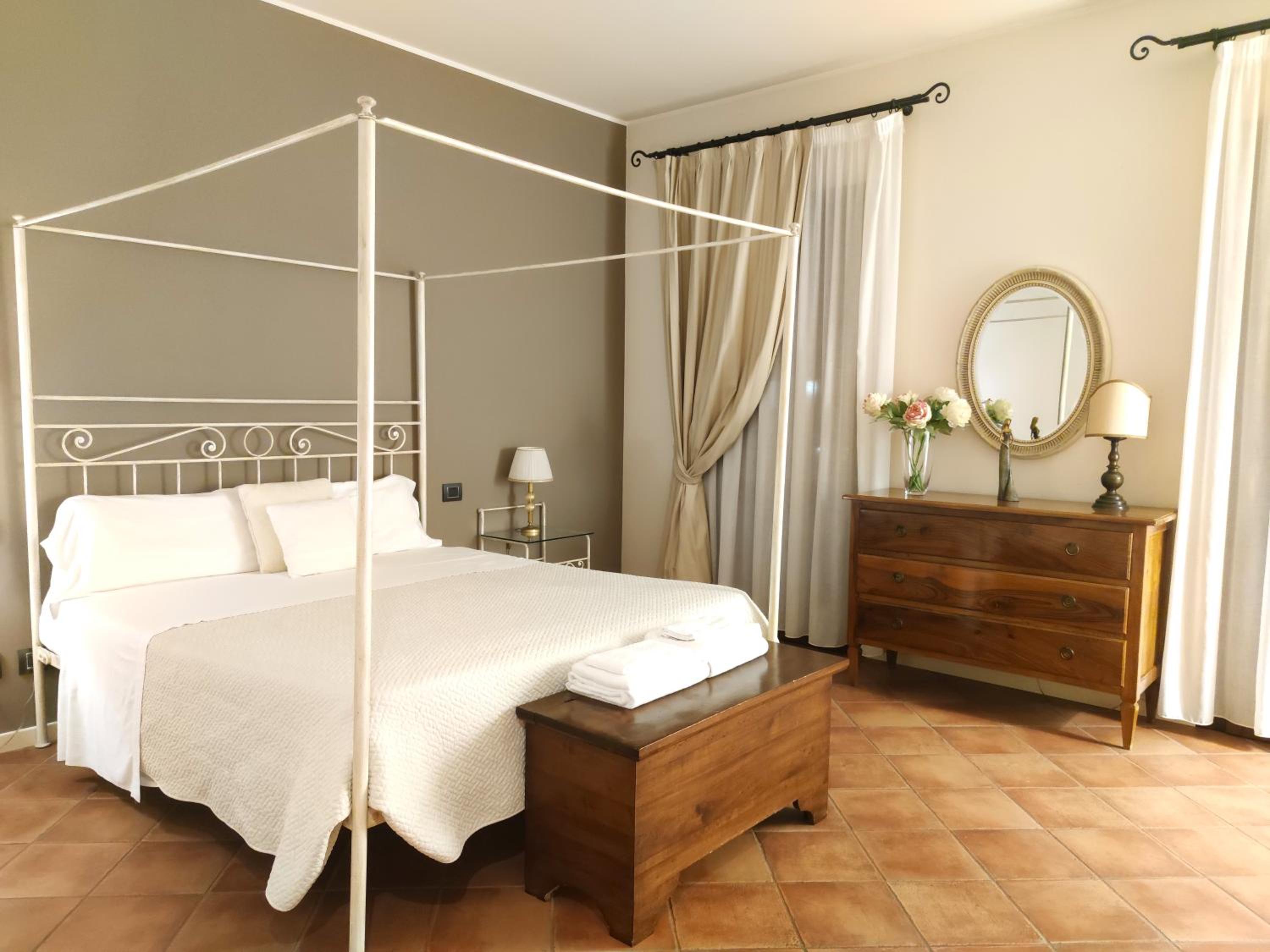 Double Room - Photo 3