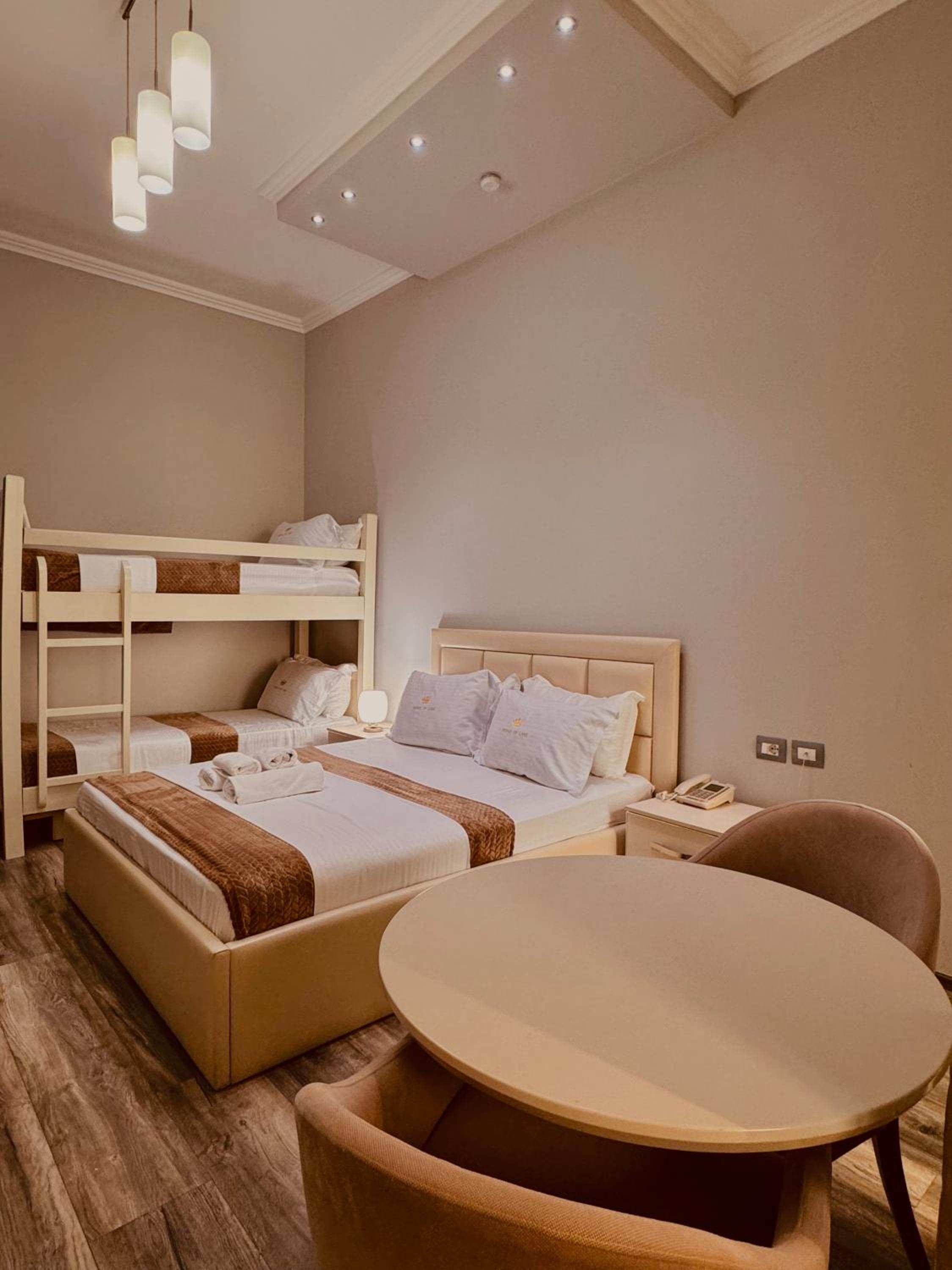 Deluxe Family Suite
