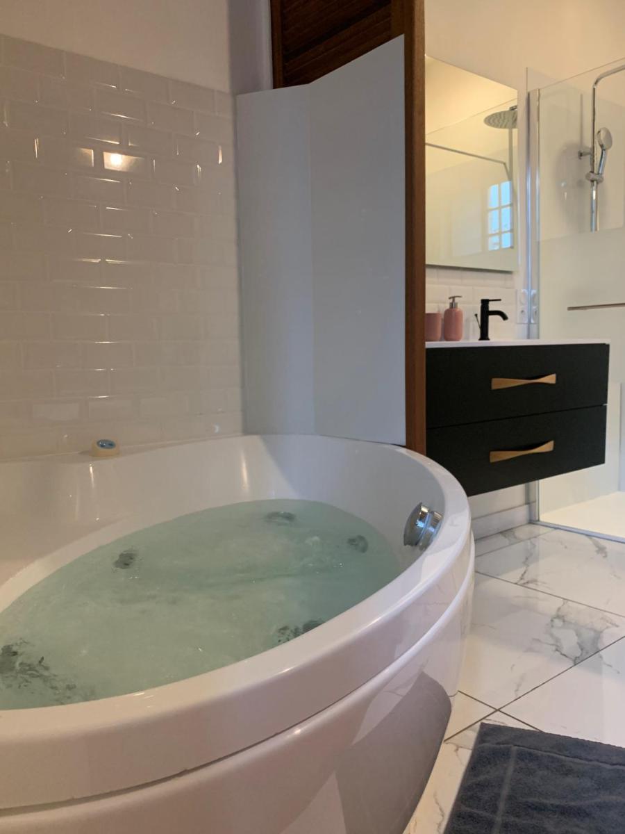 Deluxe Triple Room - Photo 10